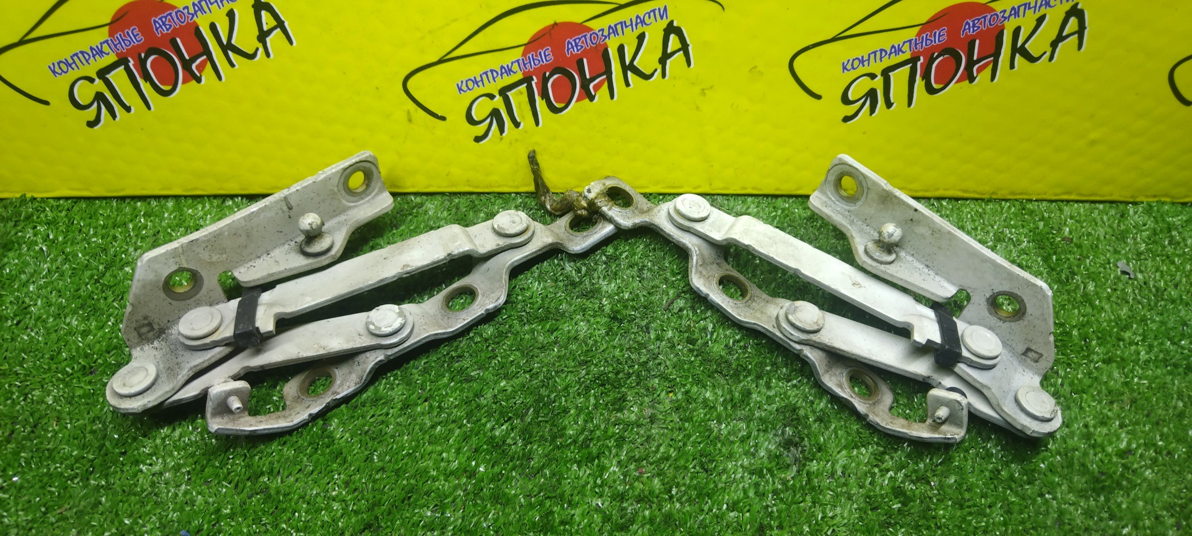 ПЕТЛЯ КРЫШКИ БАГАЖНИКА/NIS/SKYLINE/HV35/NV35/V35/КОМПЛЕКТ 2ШТ./84400AL500/84401AL500