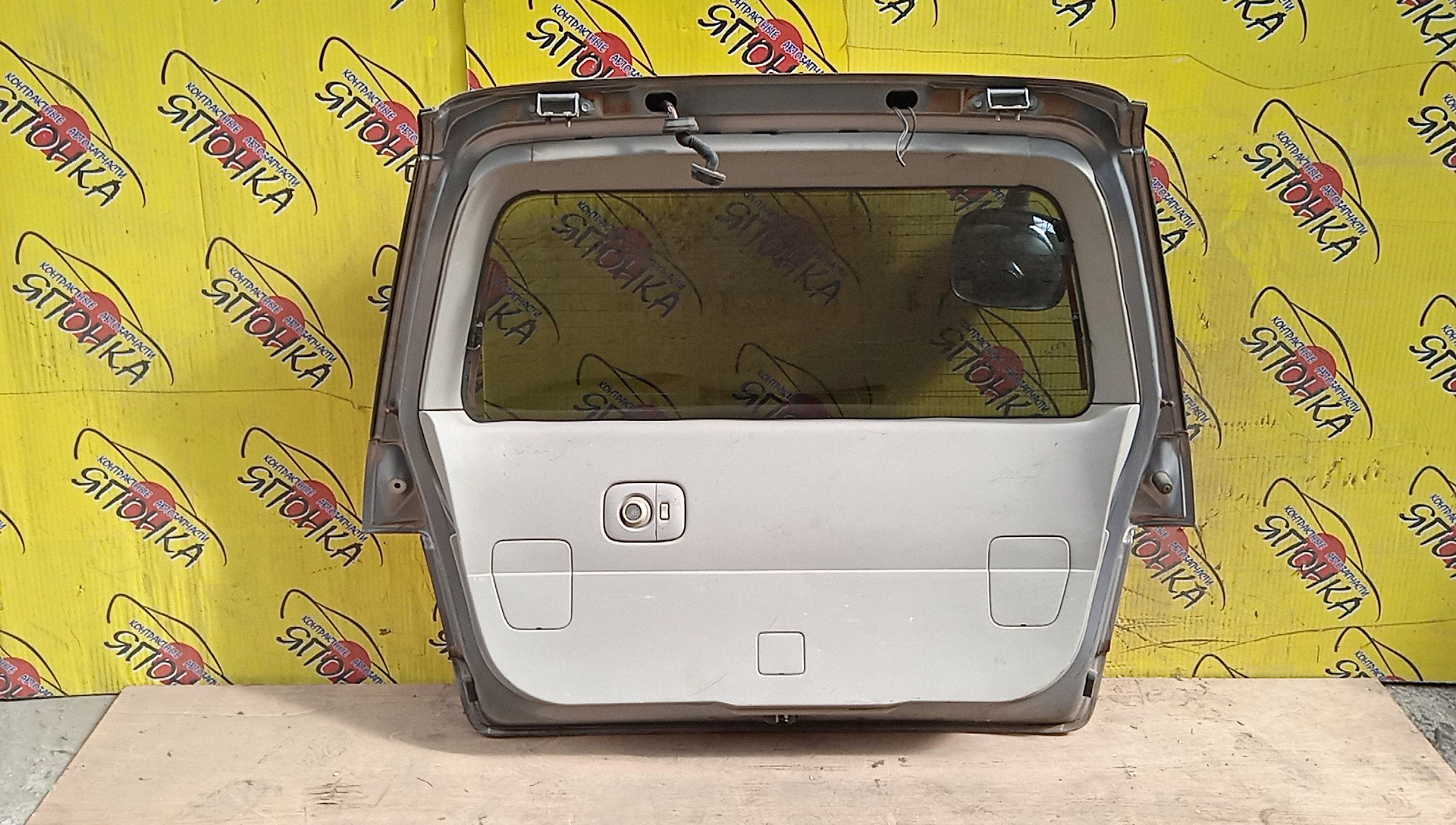 ДВЕРЬ ЗАДНЯЯ/NIS/BASSARA/JHU30/JNU30/JTNU30/JTU30/JU30/JVNU30/JVU30/K0100AD7ME/0100AD7MM/СО СПОЙЛЕРОМ