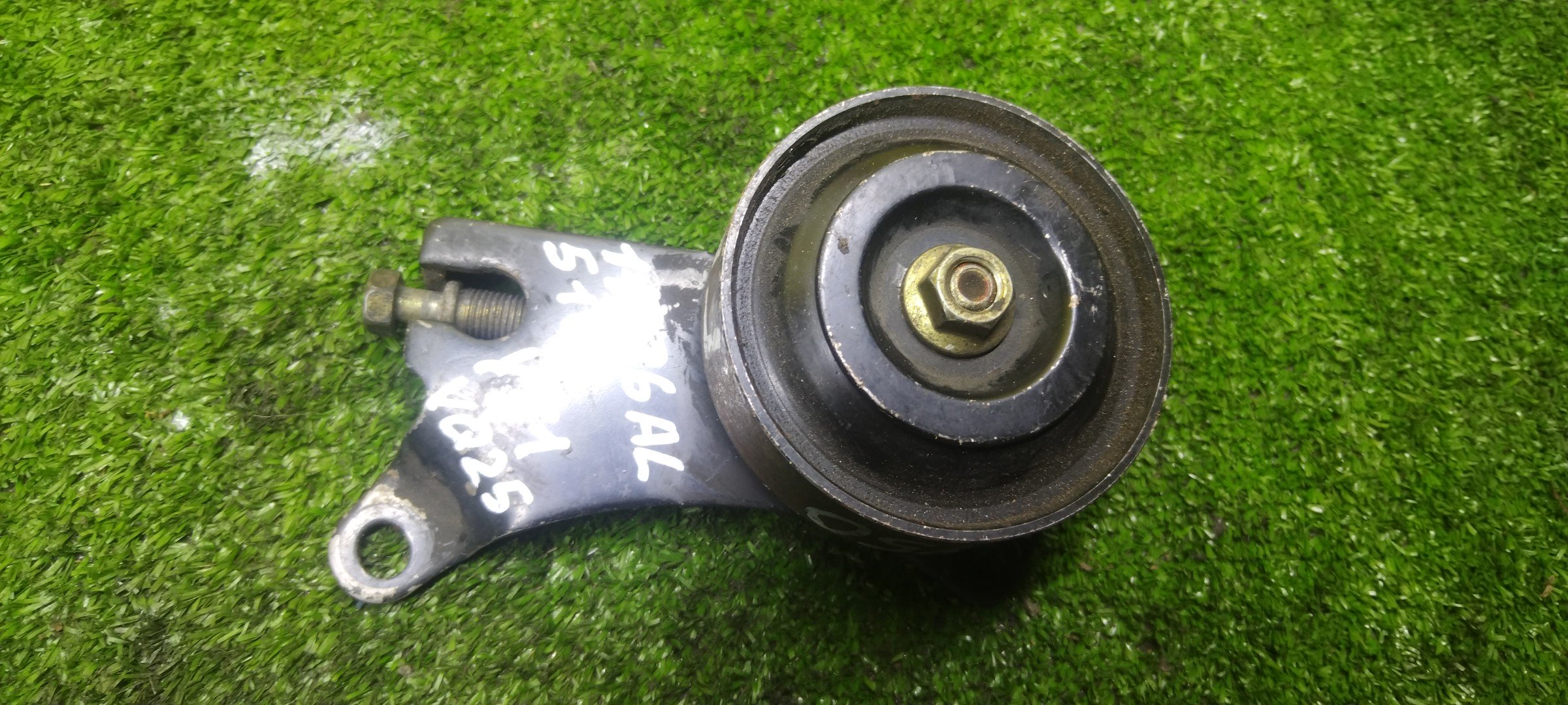 НАТЯЖИТЕЛЬ ПРИВОДНОГО РЕМНЯ/NIS/VQ25DE/VQ35DE/VQ23