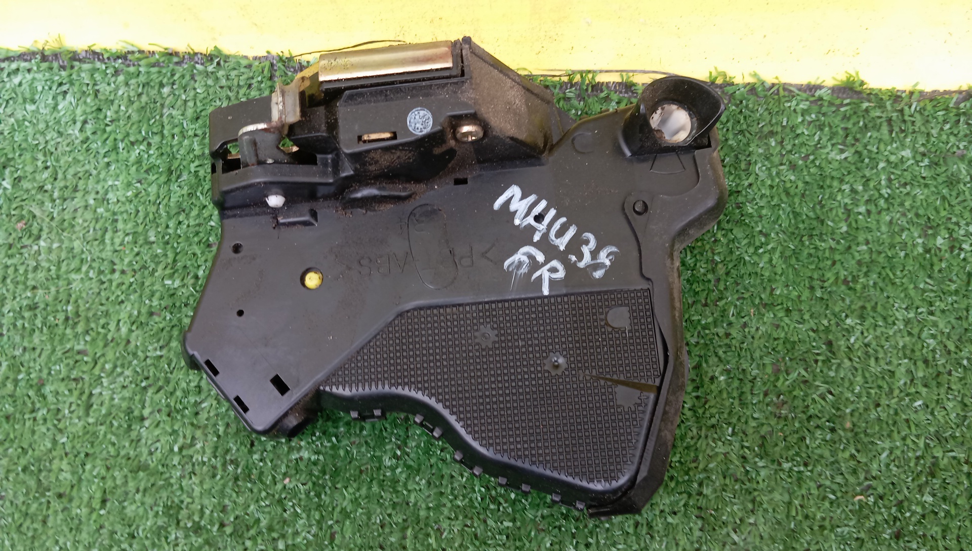 ЗАМОК ДВЕРИ/TOY/ALPHARD/HARRIER/LAND CRUISER PRADO/LEXUS RX300/LEXUS RX330/ANH10W/ANH15W/ATH10W/GRJ120/GRJ120W/GRJ121W/GRJ125/GSU30/GSU30W/GSU35/GSU35W/KDJ120/KDJ120W/KDJ121W/KDJ125L/KDJ125W/MCU30W/MCU31W/MCU33/MCU35/MCU35W/MCU36W/MCU38/MHU38W/MNH10W/MNH15W/F/R