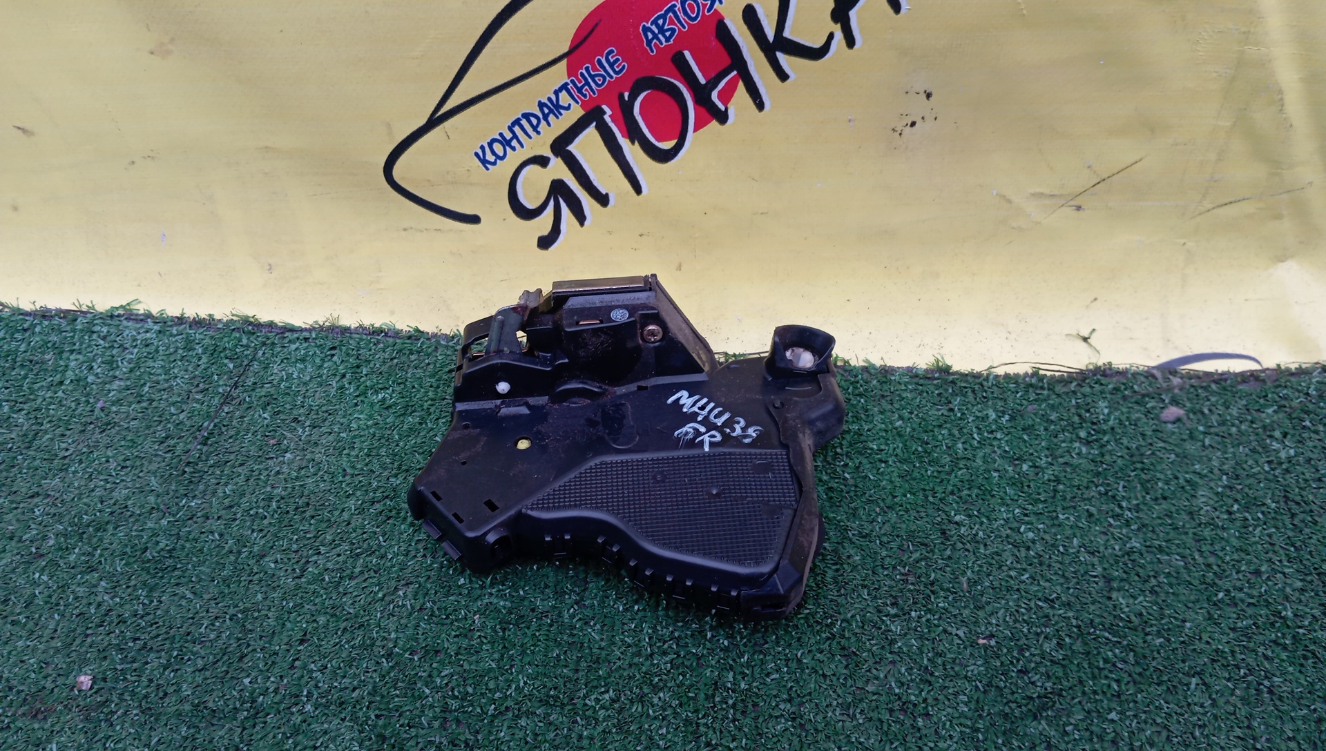 ЗАМОК ДВЕРИ/TOY/ALPHARD/HARRIER/LAND CRUISER PRADO/LEXUS RX300/LEXUS RX330/ANH10W/ANH15W/ATH10W/GRJ120/GRJ120W/GRJ121W/GRJ125/GSU30/GSU30W/GSU35/GSU35W/KDJ120/KDJ120W/KDJ121W/KDJ125L/KDJ125W/MCU30W/MCU31W/MCU33/MCU35/MCU35W/MCU36W/MCU38/MHU38W/MNH10W/MNH15W/F/R