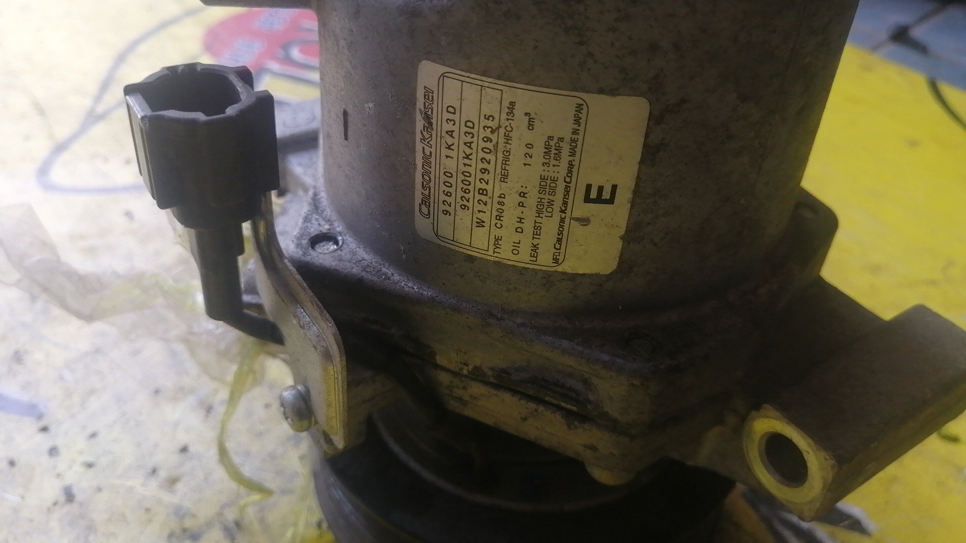 КОМПРЕССОР КОНДИЦИОНЕРА/NIS/HR12-DE/HR15-DE/HR16-DE/ALMERA/CUBE/JUKE/MARCH/MICRA/NOTE/SENTRA/SYLPHY/VERSA/B17/K13/N17/NK13/NZ12/YF15/Z12/ТРУБКИ НА РАССТОЯНИИ/926001KA3D