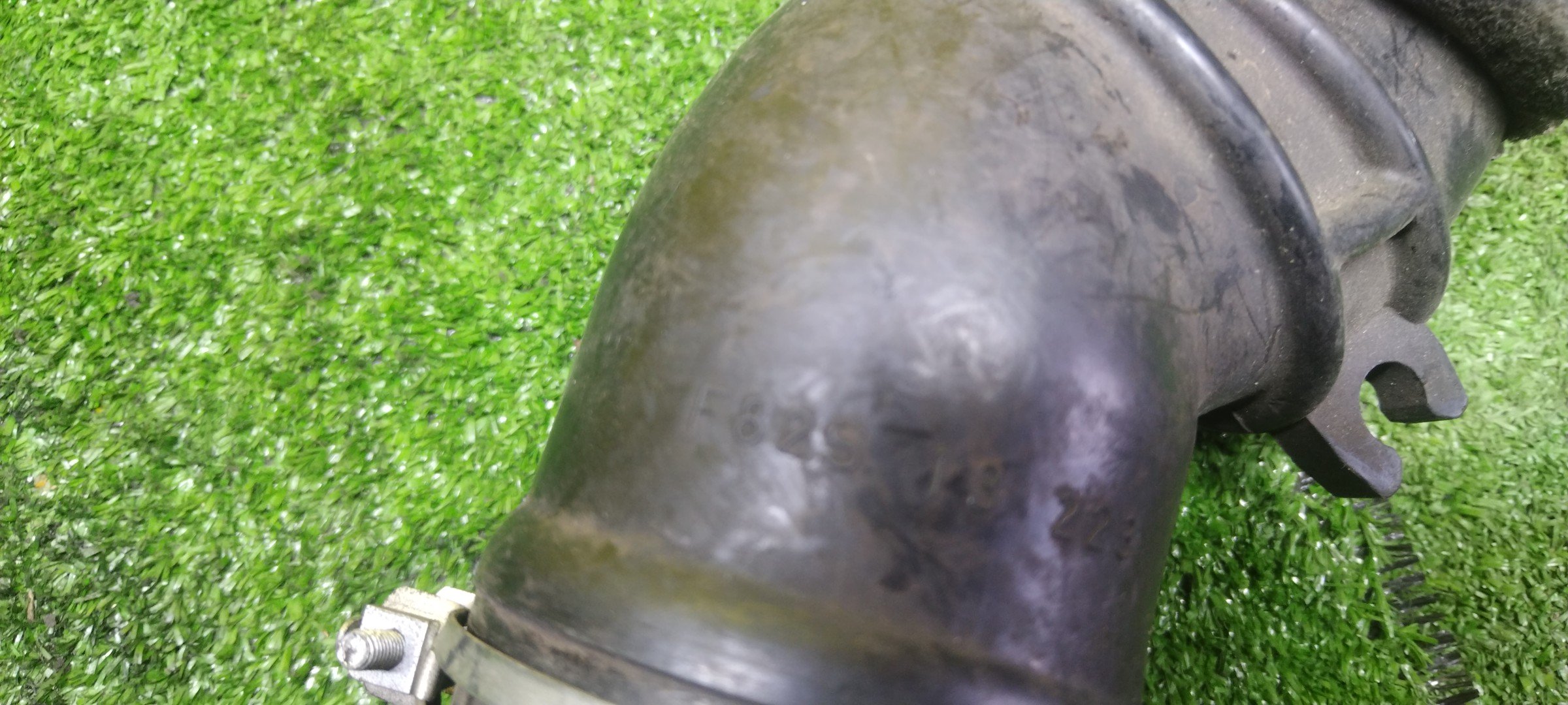 ГОФРА ВОЗДУШНОГО ФИЛЬТРА/MAZ/BONGO/SK82/F8/ИЗ 2-Х ЧАСТЕЙ