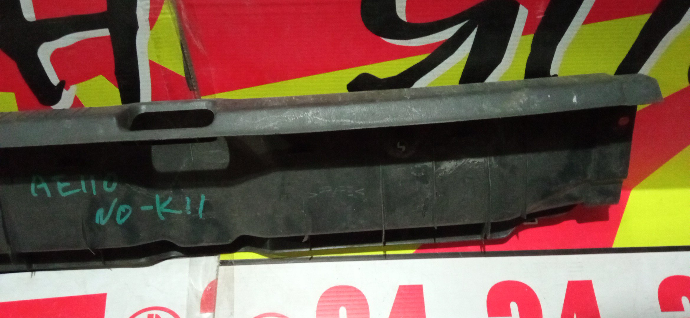 НАКЛАДКА ЗАМКА БАГАЖНИКА/TOY/COROLLA/SPRINTER/AE110/AE111/AE114/1 МОДЕЛЬ