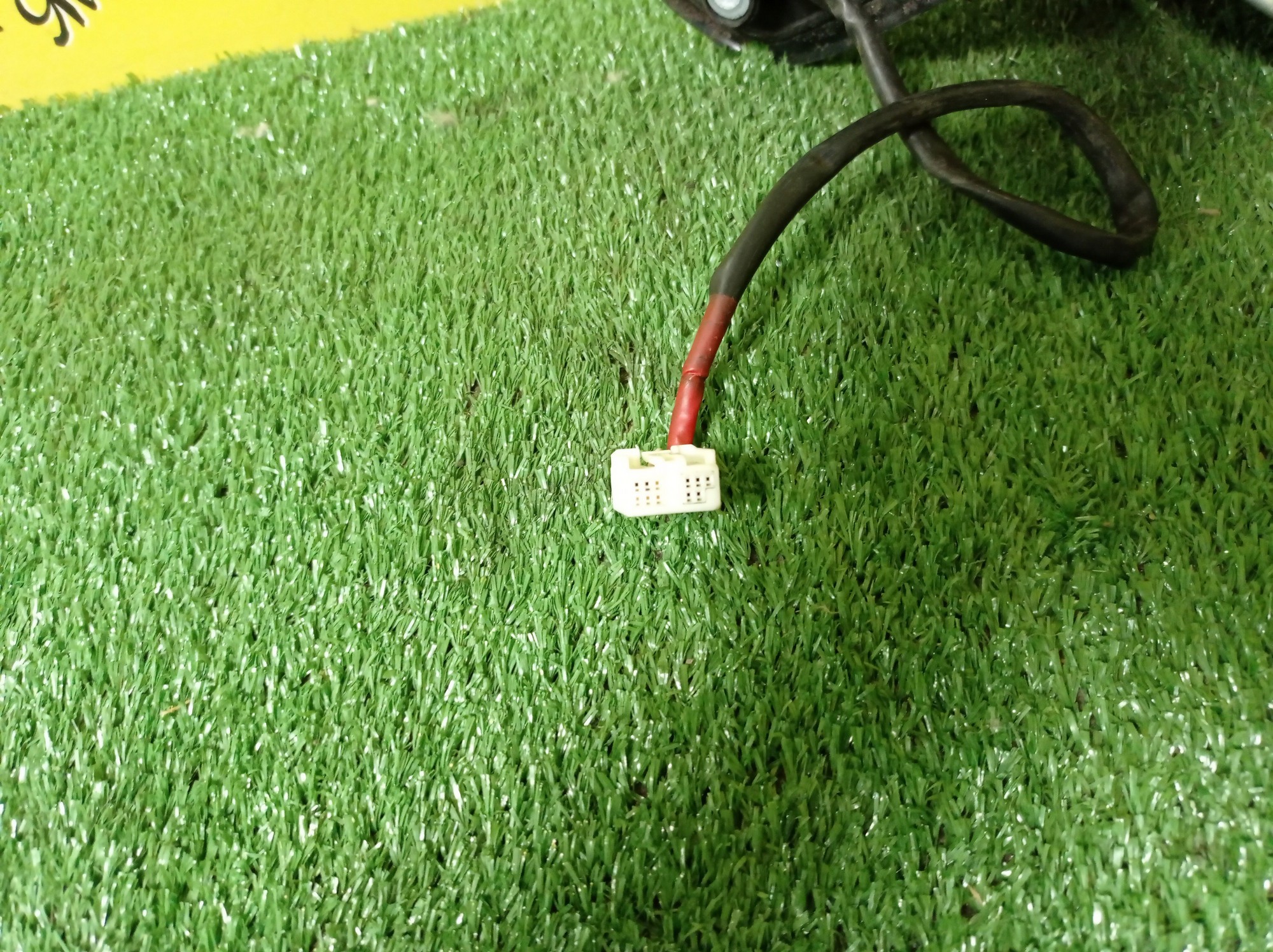 ЗЕРКАЛО/TOY/AURIS/BLADE/ADE150/AZE154H/AZE156H/GRE156H/NDE150/NRE150/NZE151H/NZE154H/ZRE151/ZRE152/ZRE152H/ZRE154H/ZWE150/ZZE150/5*2 КОНТ./R/С ПОВТОРИТЕЛЕМ