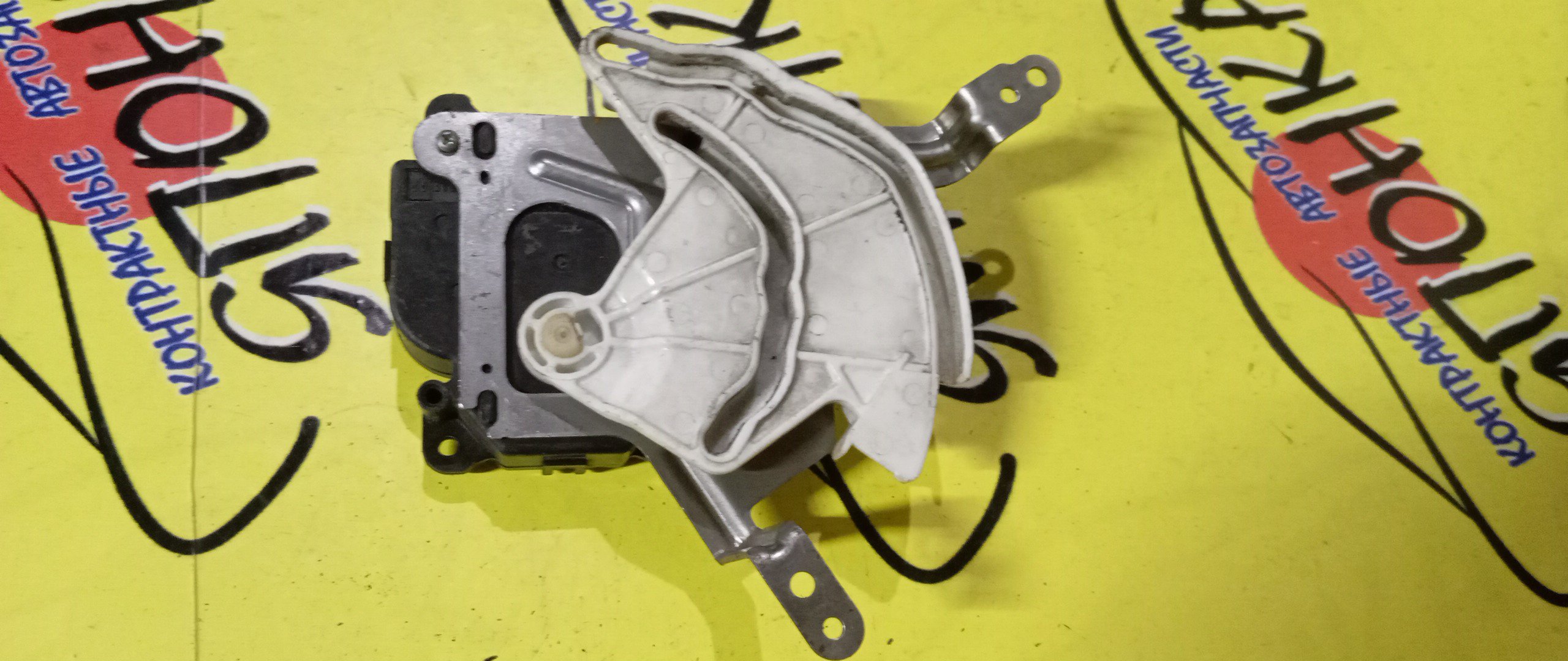 СЕРВОПРИВОД ЗАСЛОНОК ПЕЧКИ/TOY/AVENSIS/RAV 4/LEGACY/AZT250/ACA20/BP5/063700-8610