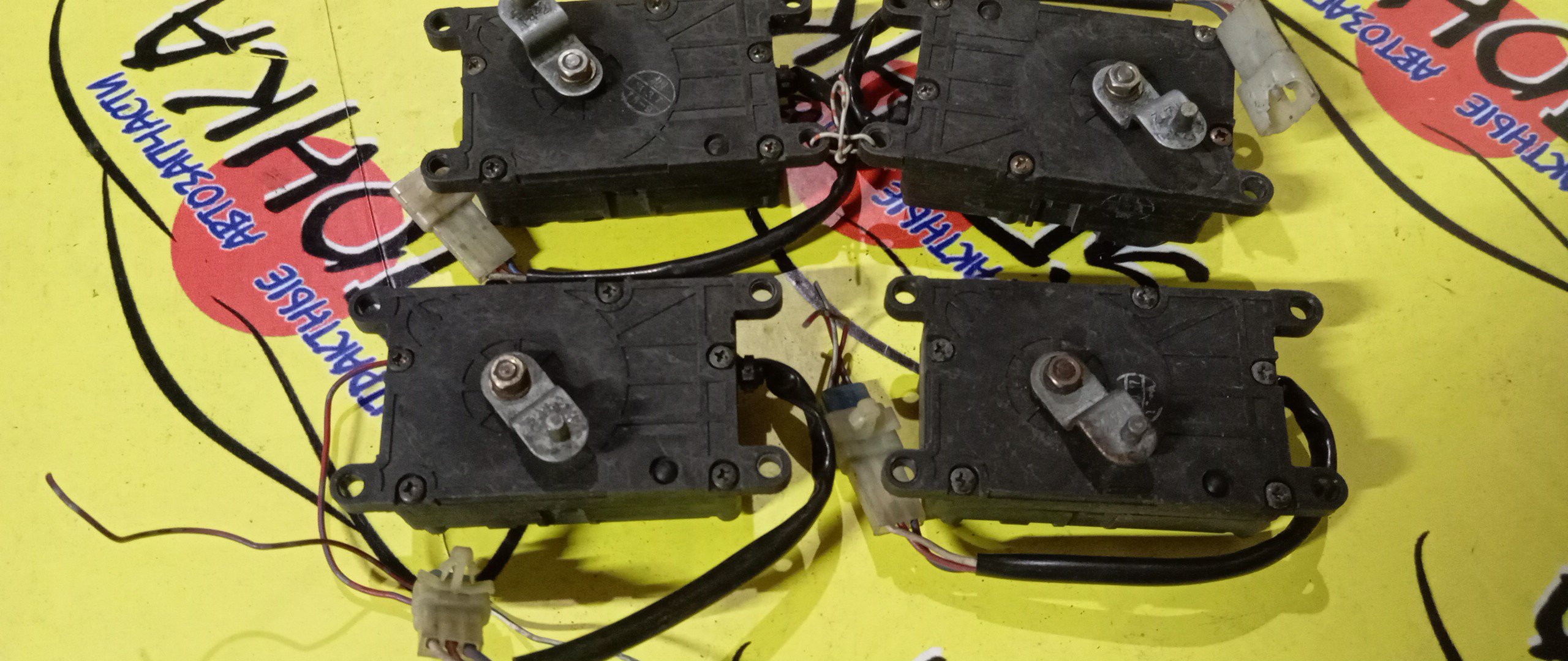 СЕРВОПРИВОД ЗАСЛОНОК ПЕЧКИ/TOY/CARINA ED/IPSUM/EXIV/ST200/SXM10/063700-2412