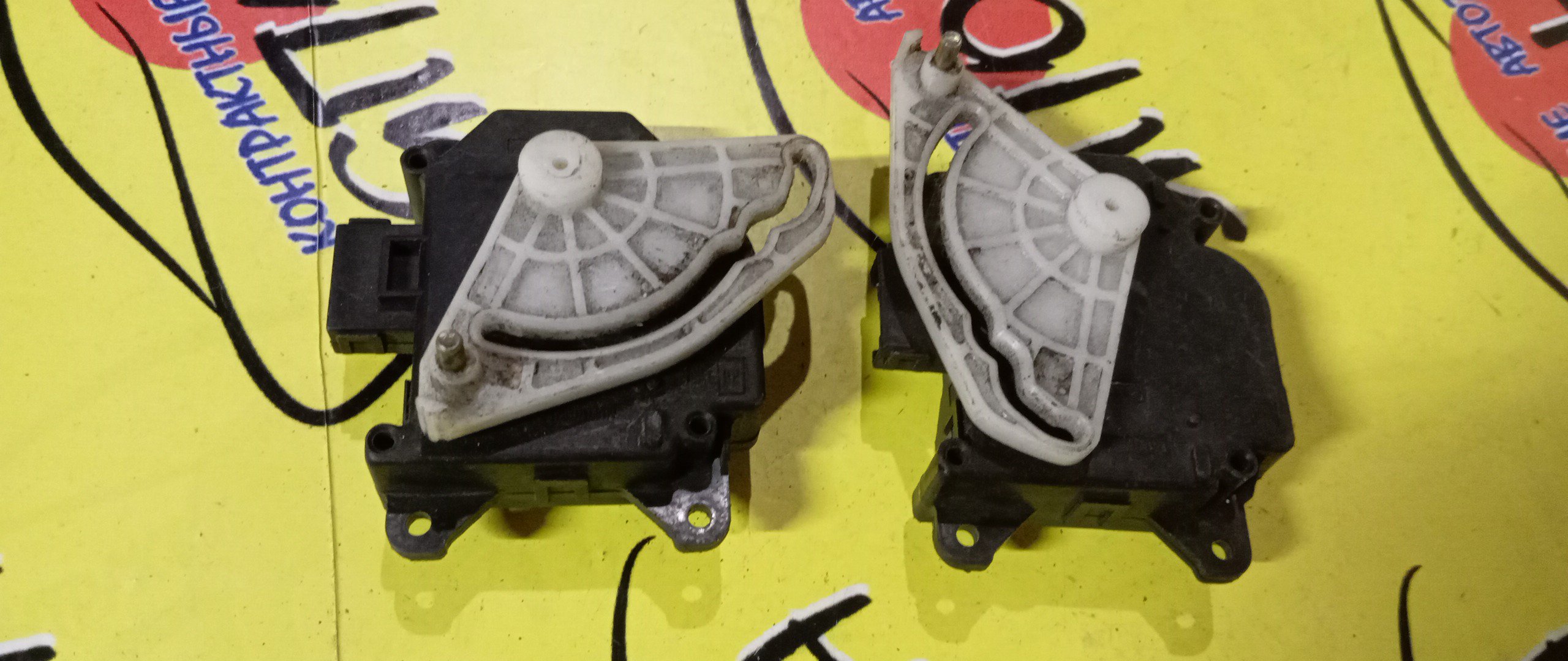 СЕРВОПРИВОД ЗАСЛОНОК ПЕЧКИ/TOY/ALTEZZA/ALTEZZA GITA/MARK II/HARRIER/CROWN/SXE10/GXE10/GX110/MCU10/JZS171/063700-7480