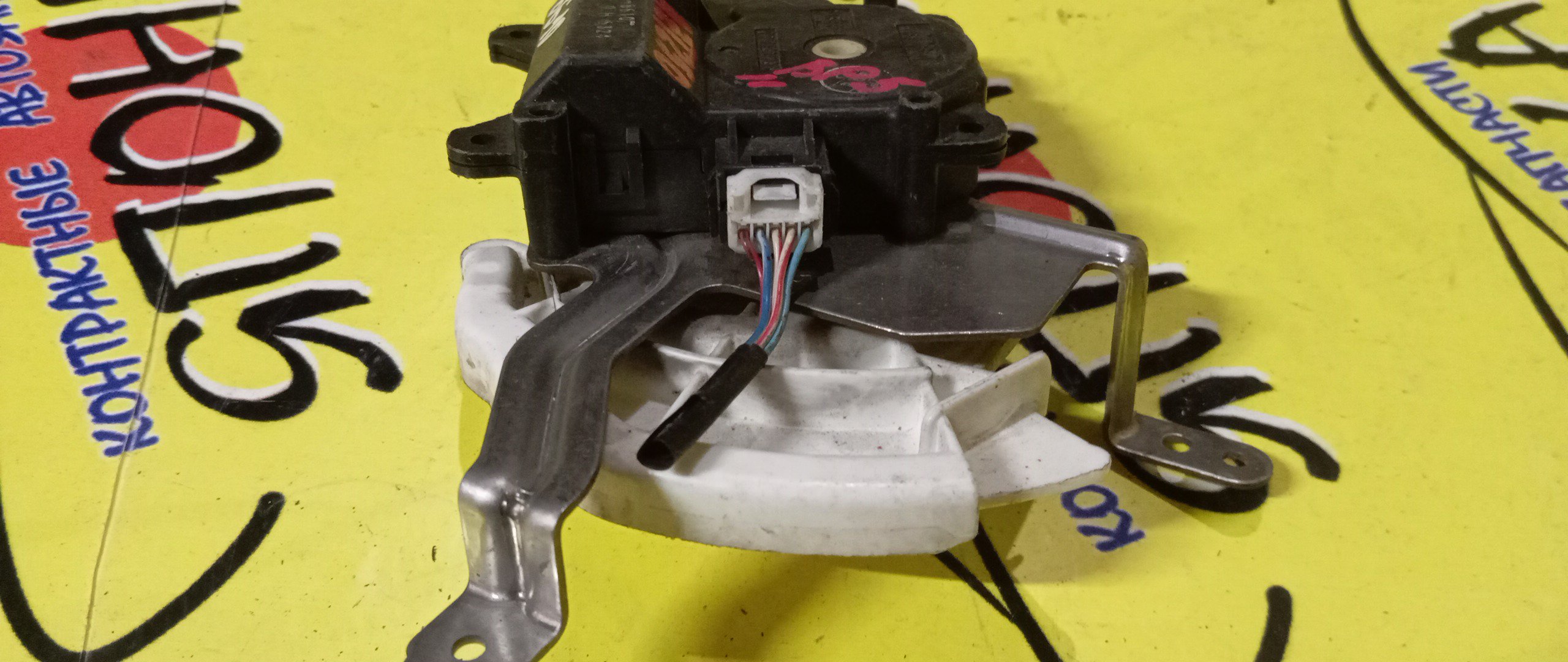 СЕРВОПРИВОД ЗАСЛОНОК ПЕЧКИ/TOY/AVENSIS/RAV 4/LEGACY/AZT250/ACA20/BP5/063700-8610