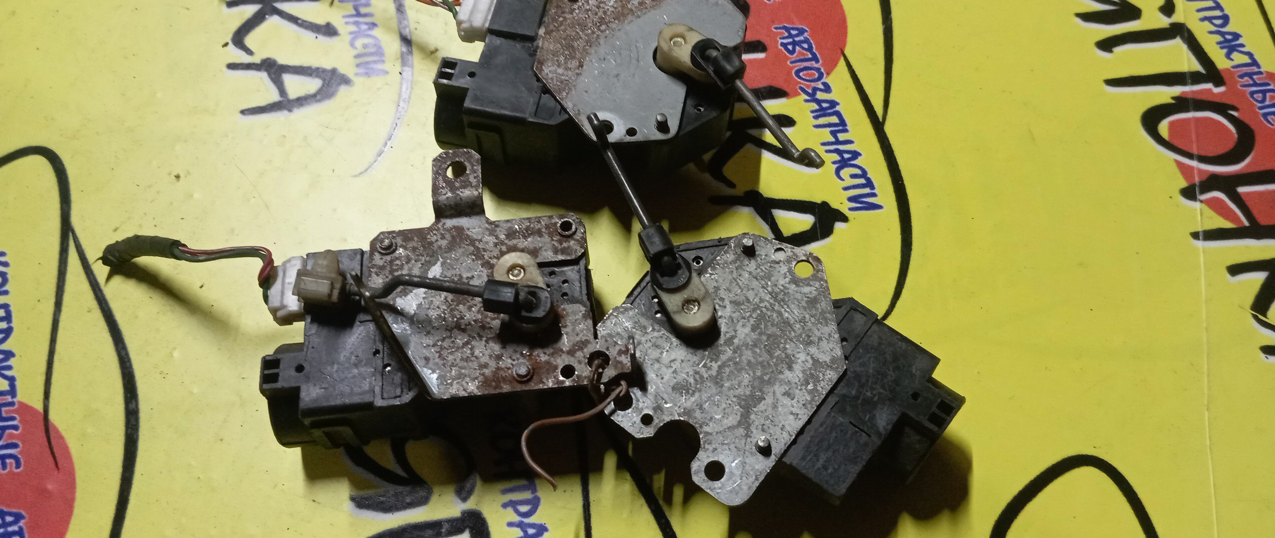 СЕРВОПРИВОД ЗАСЛОНОК ПЕЧКИ/NIS/PRAIRIE/SERENA/M11/C23/4 КОНТАКТА