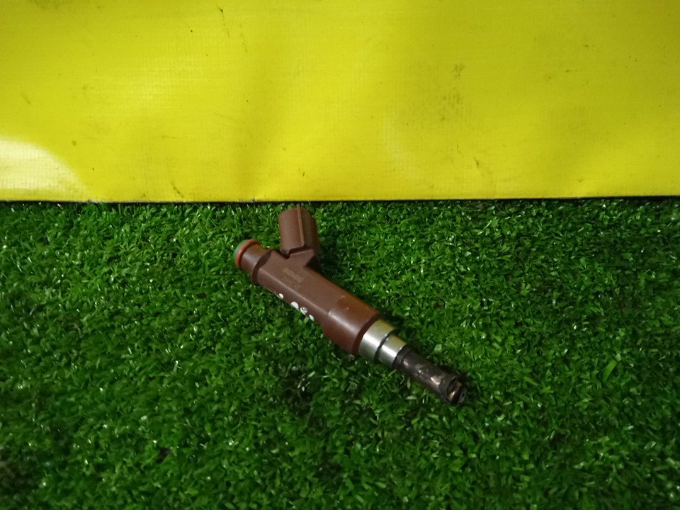 ФОРСУНКА/TOY/VITZ/NSP135/1NRFE/С РЕЙКОЙ/2325047020