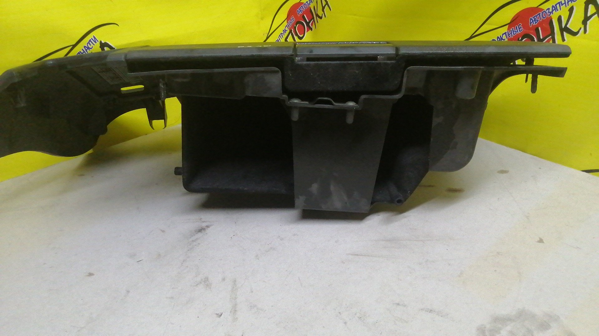 БАРДАЧОК/QX56/JA60/ПАССАЖИРСКИЙ, В НОГИ, ЛЕВЫЙ РУЛЬ