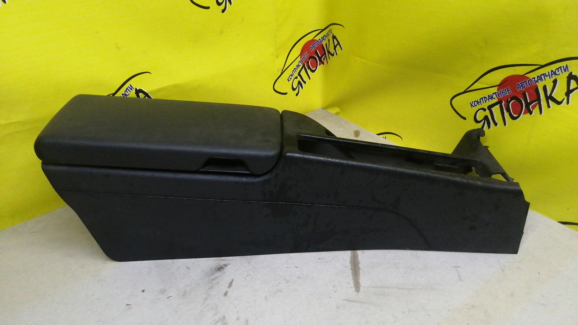 БАРДАЧОК МЕЖДУ СИДЕНЬЯМИ/MERC/SLK230/R170