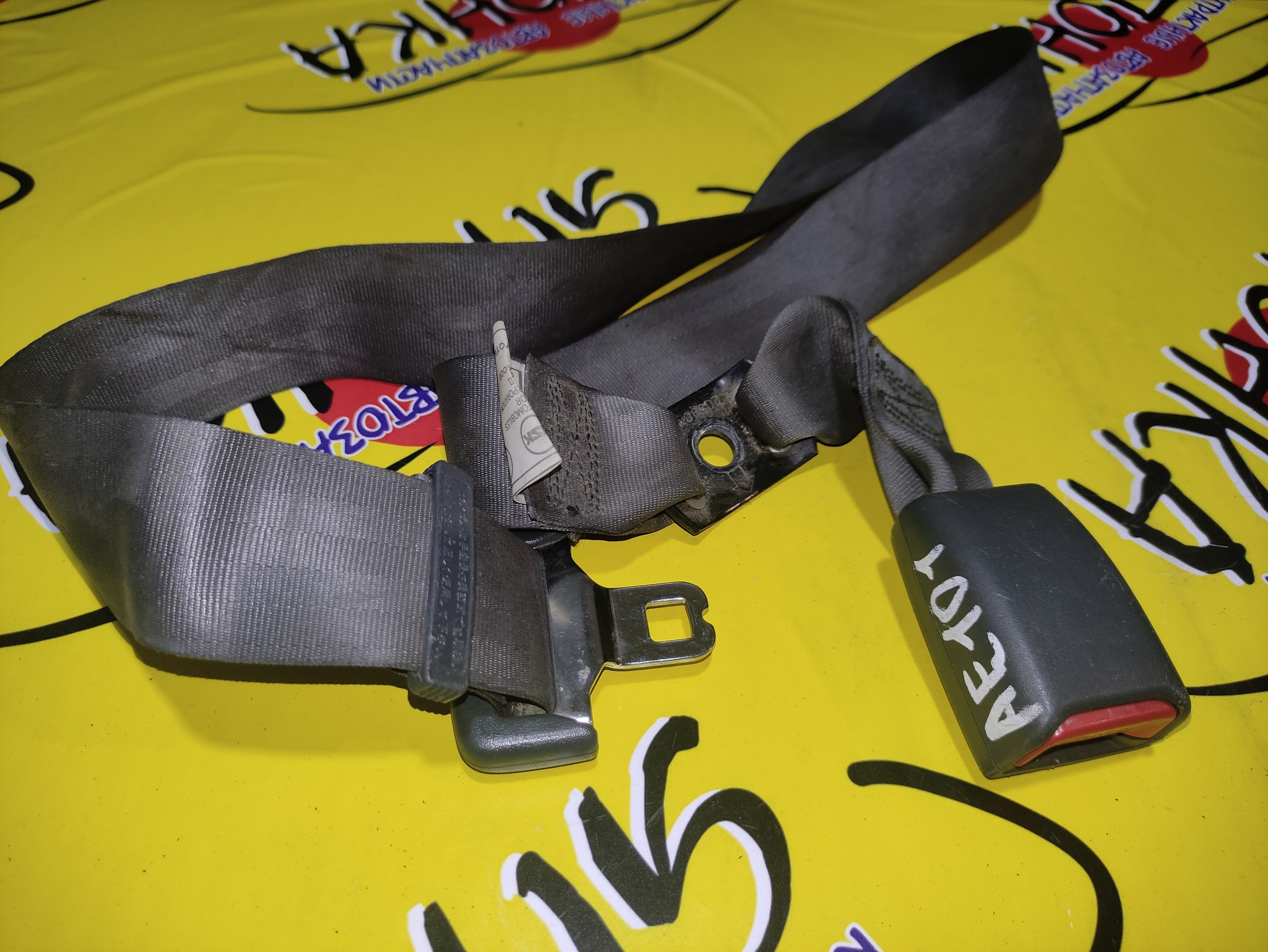 РЕМЕНЬ БЕЗОПАСНОСТИ/TOY/COROLLA CERES/AE100/AE101/B/L/ЦЕНТР