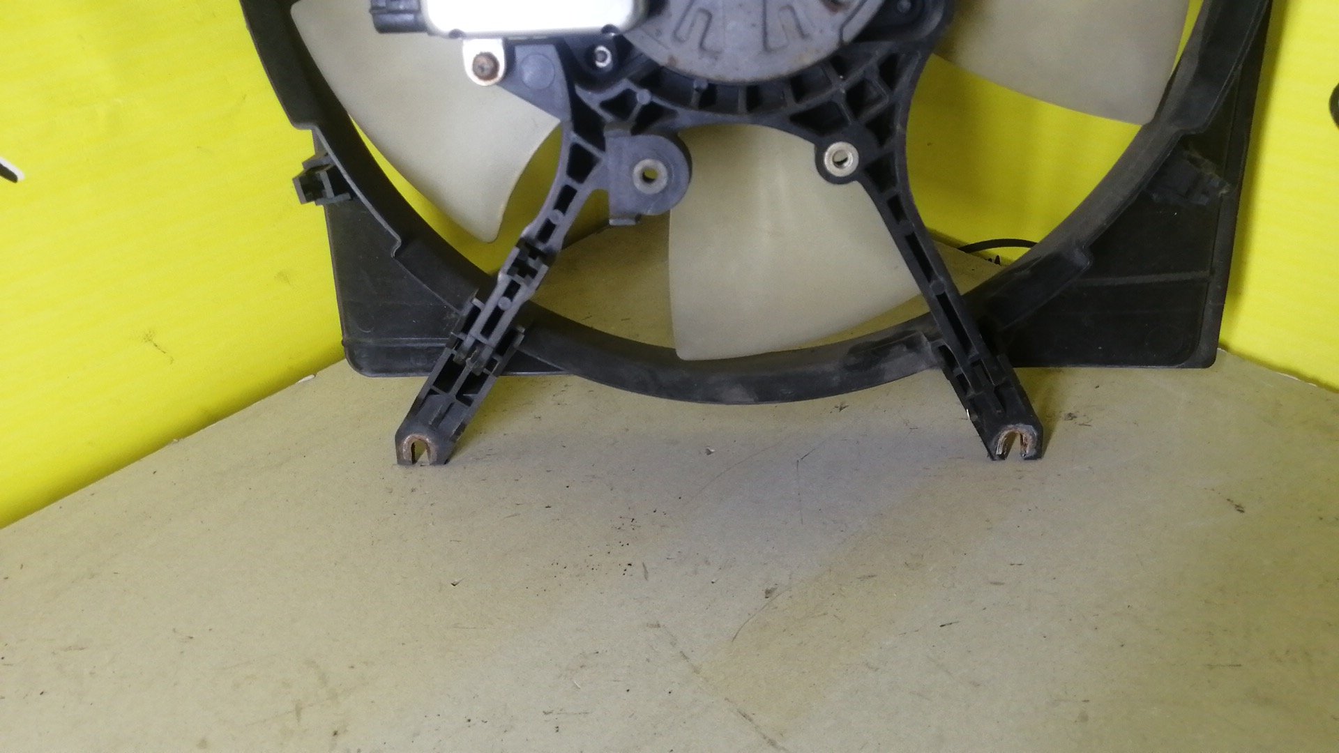 ДИФФУЗОР РАДИАТОРА/MMC/RVR/N84W/L