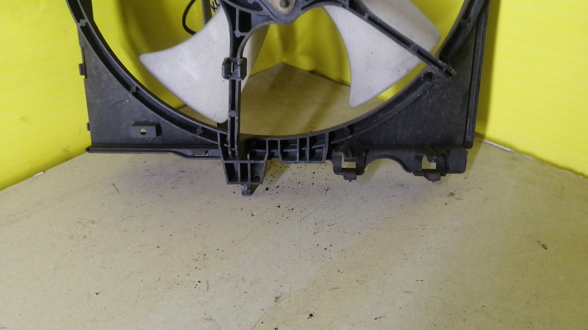 ДИФФУЗОР РАДИАТОРА/NIS/AVENIR/W10/L