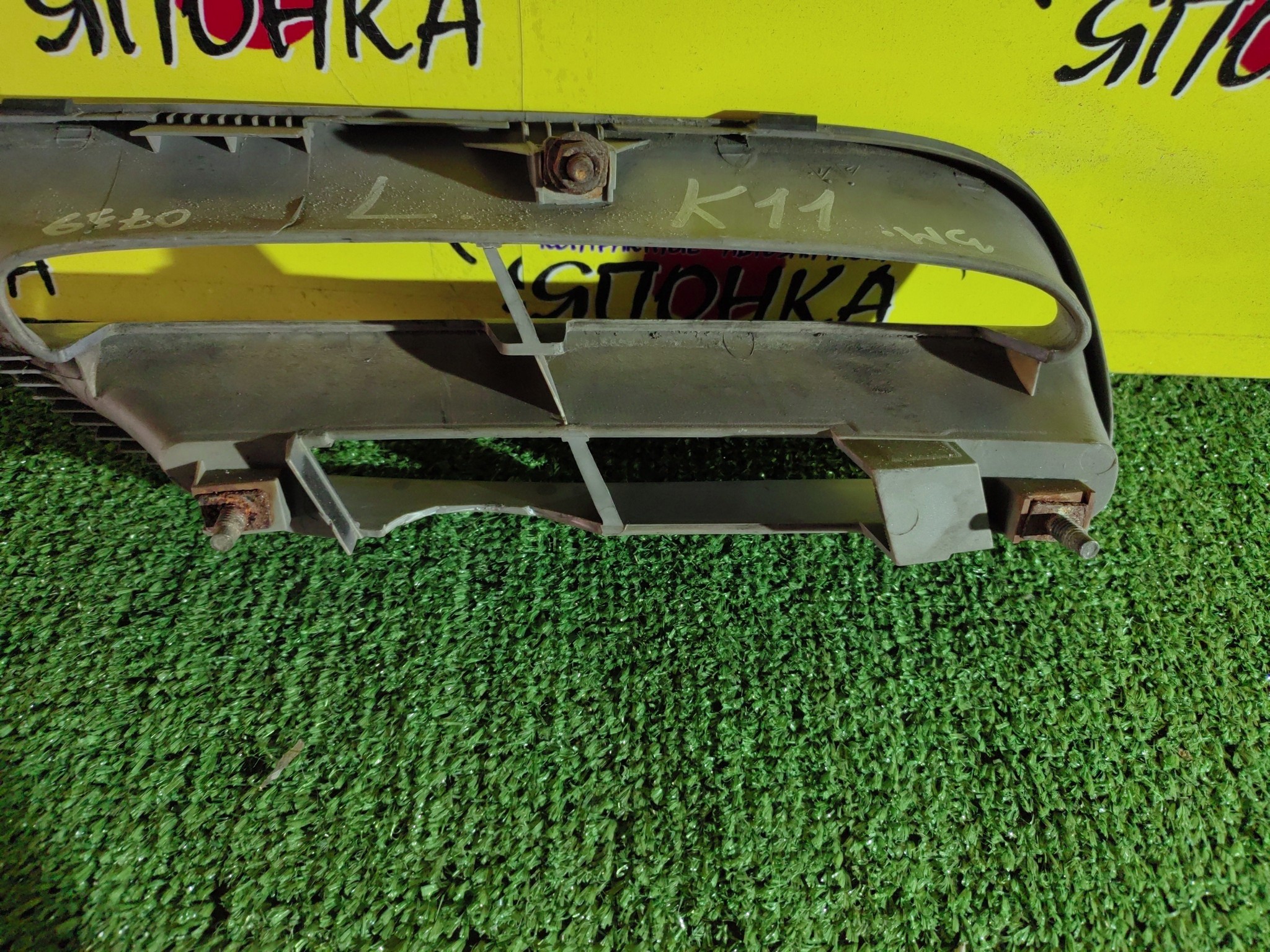 РЕШЕТКА РАДИАТОРА/NIS/MARCH/AK11/ANK11/FHK11/HK11/K11/WAK11/WK11/L/3 МОДЕЛЬ/6233072B00
