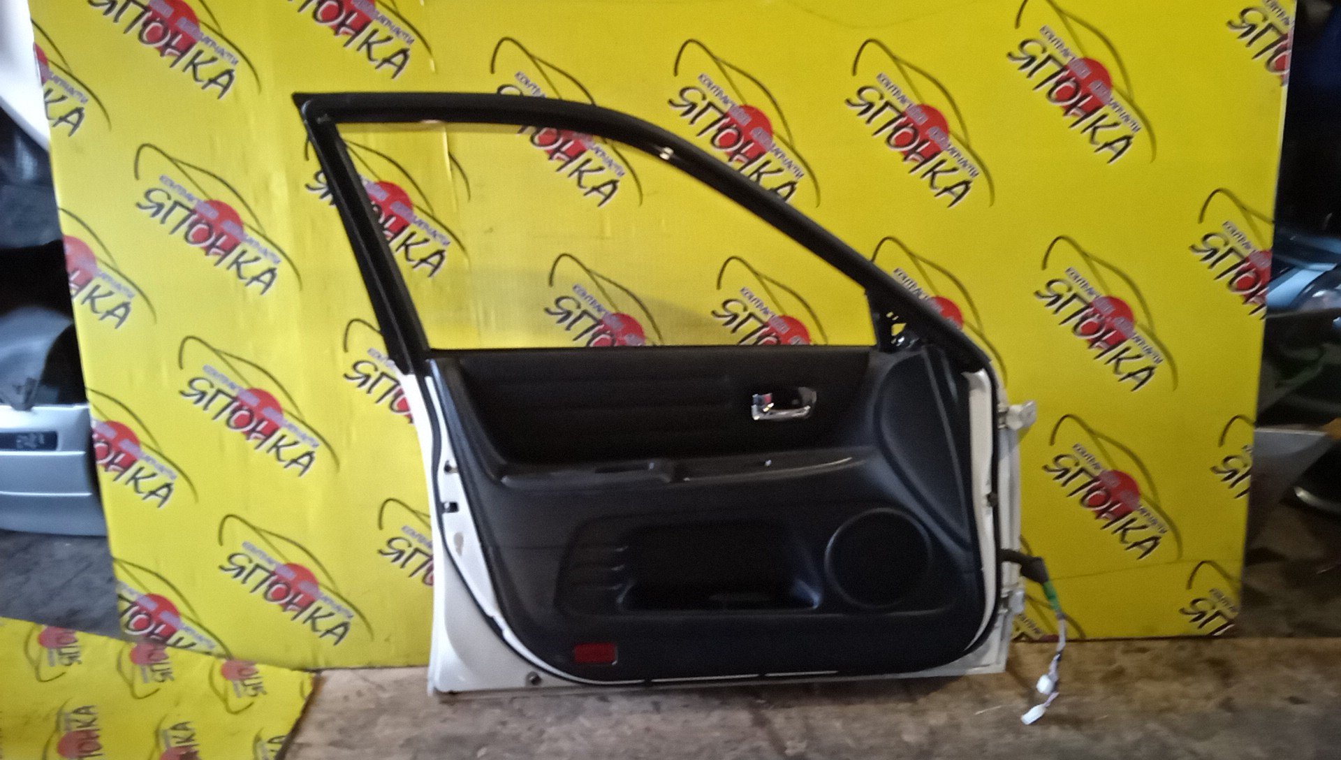 ДВЕРЬ БОКОВАЯ/TOY/ALTEZZA/ALTEZZA GITA/IS200/IS300/GXE10/GXE10L/GXE10W/GXE15W/JCE10L/JCE10W/JCE15W/SXE10/F/L