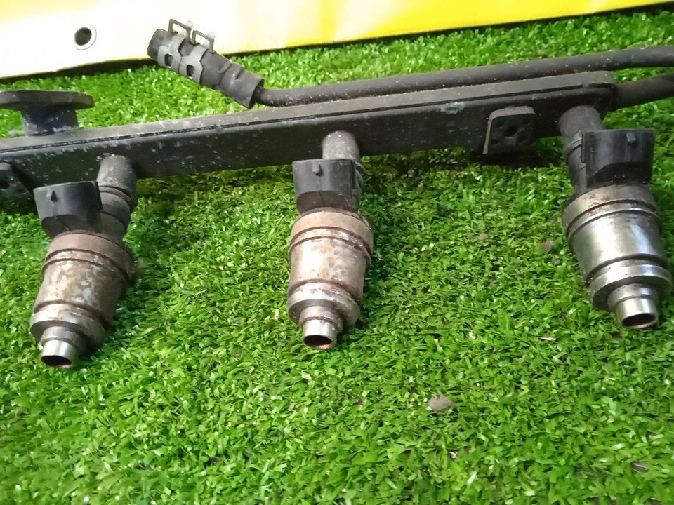 ФОРСУНКА/SUZ/WAGON R WIDE/MA61S/K10A/В СБОРЕ С РАМПОЙ/7108JS2J3