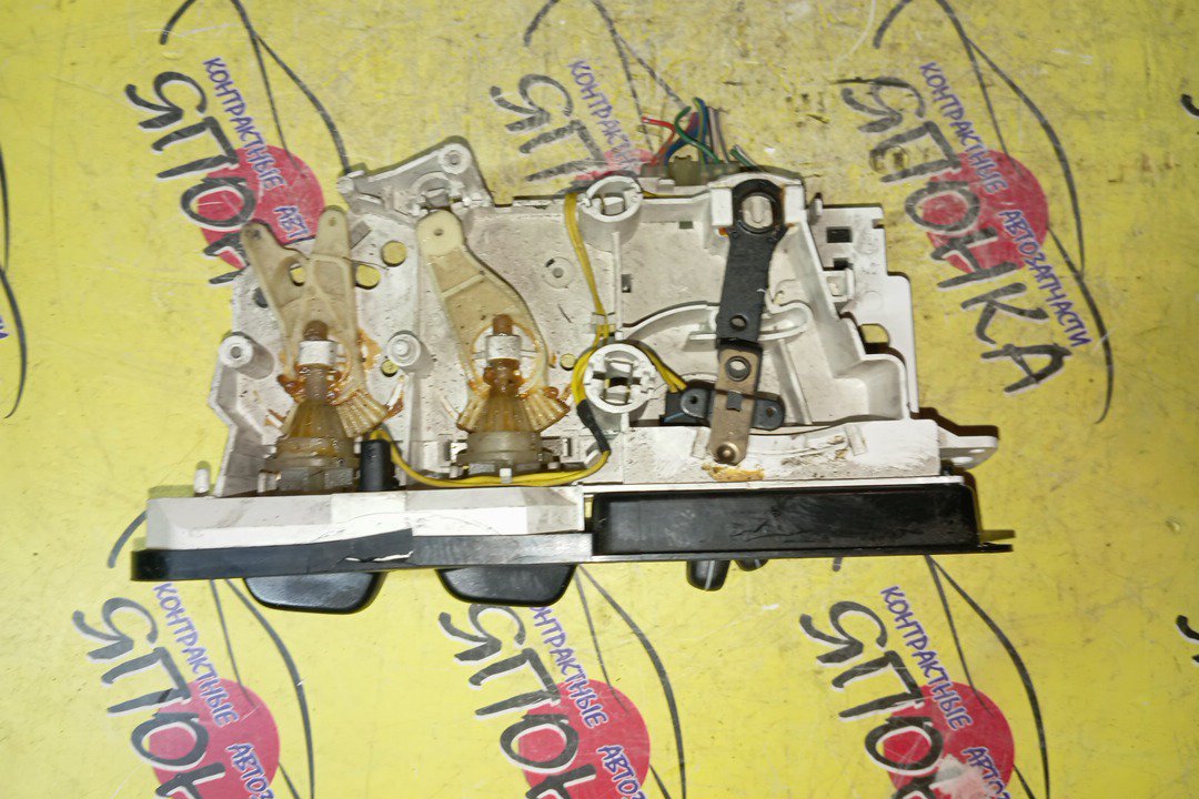 БЛОК КЛИМАТ-КОНТРОЛЯ/TOY/TOWN ACE NOAH/LITE ACE NOAH/TOWN ACE/LITE ACE/CR42/SR40G/KR52/KR41/KR42/CR40G/SR40/SR50/CR50G/SR50G/CR50/CR41/CR52/CR51/CR40/МЕХАНИЧ./С КРУТИЛКАМИ