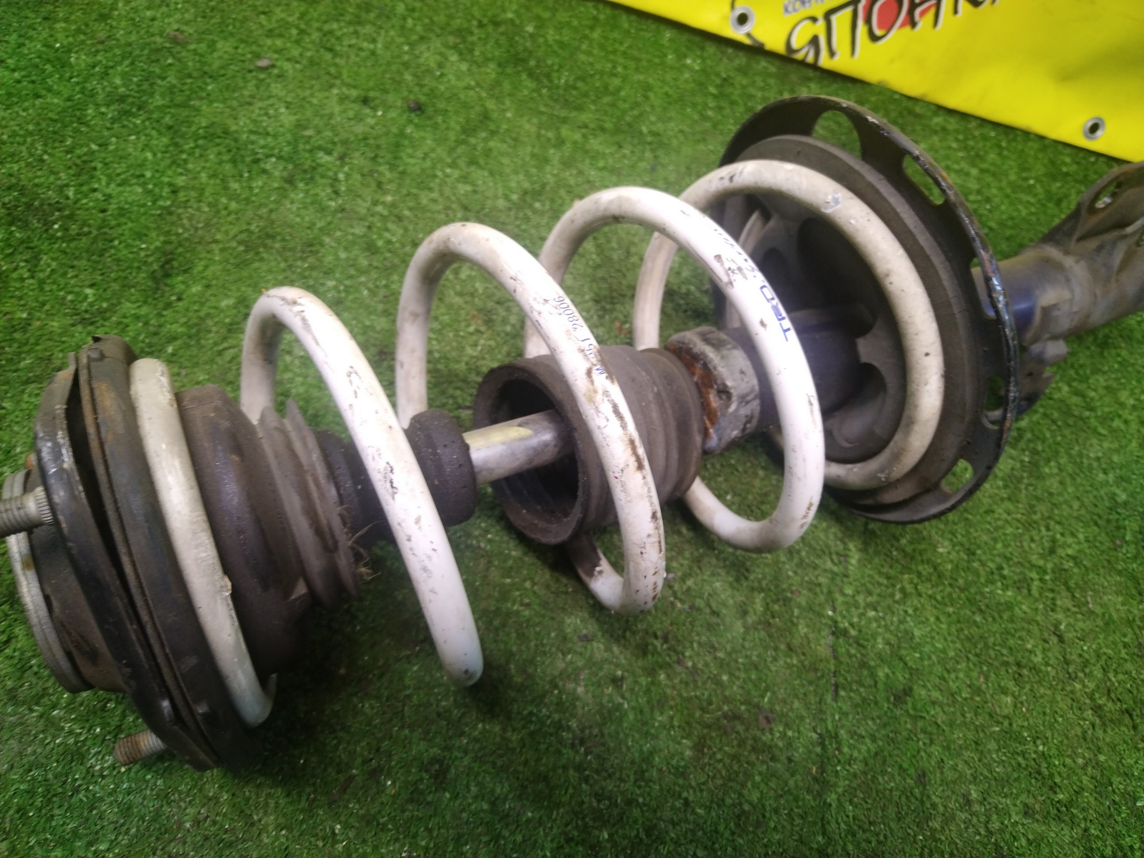 СТОЙКА/TOY/NOAH/VOXY/ZRR70G/ZRR70W/ZRR75G/ZRR75W/2WD/4WD/TRD/F/L