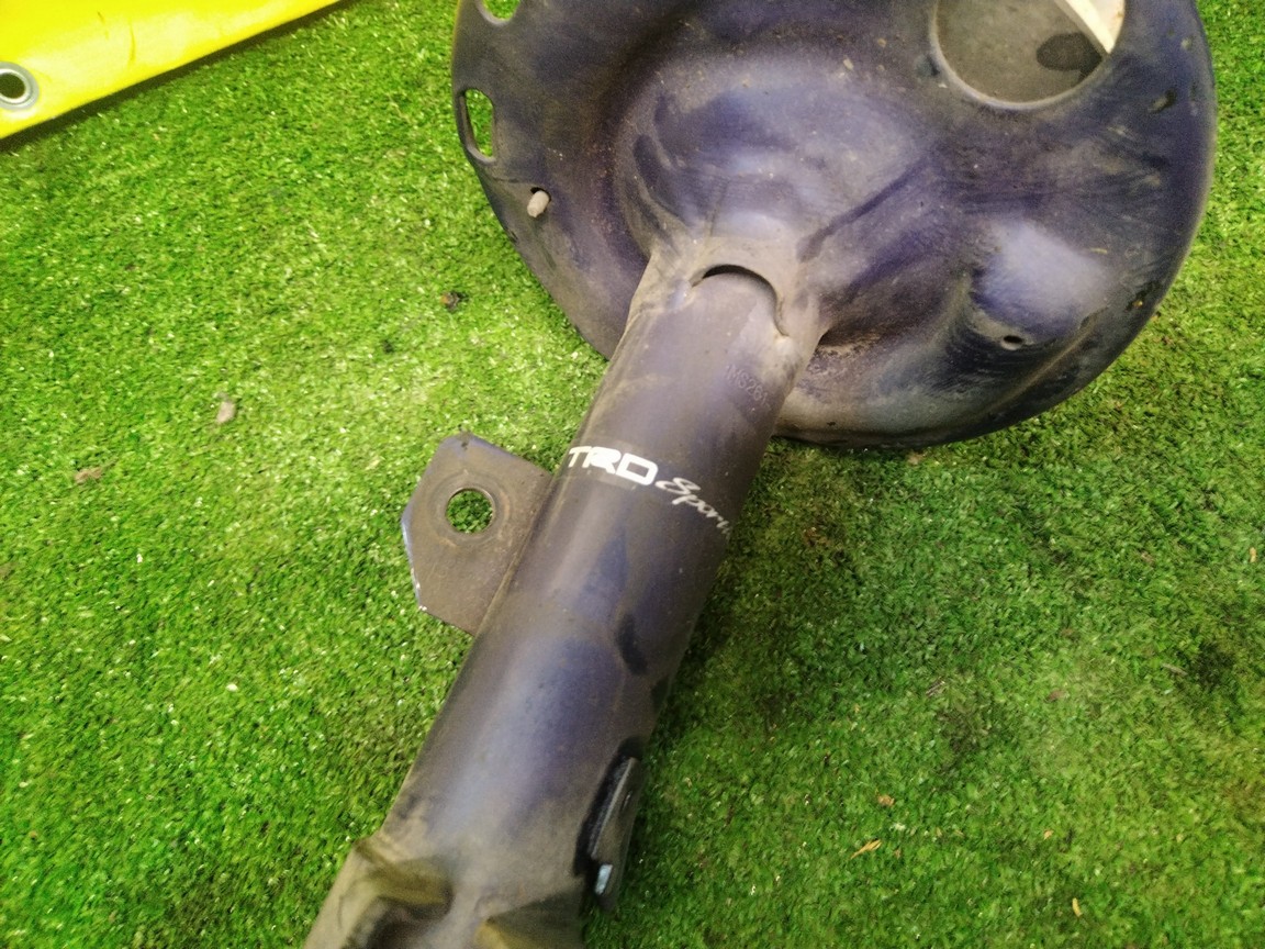 СТОЙКА/TOY/NOAH/VOXY/ZRR70G/ZRR70W/ZRR75G/ZRR75W/2WD/4WD/TRD/F/R