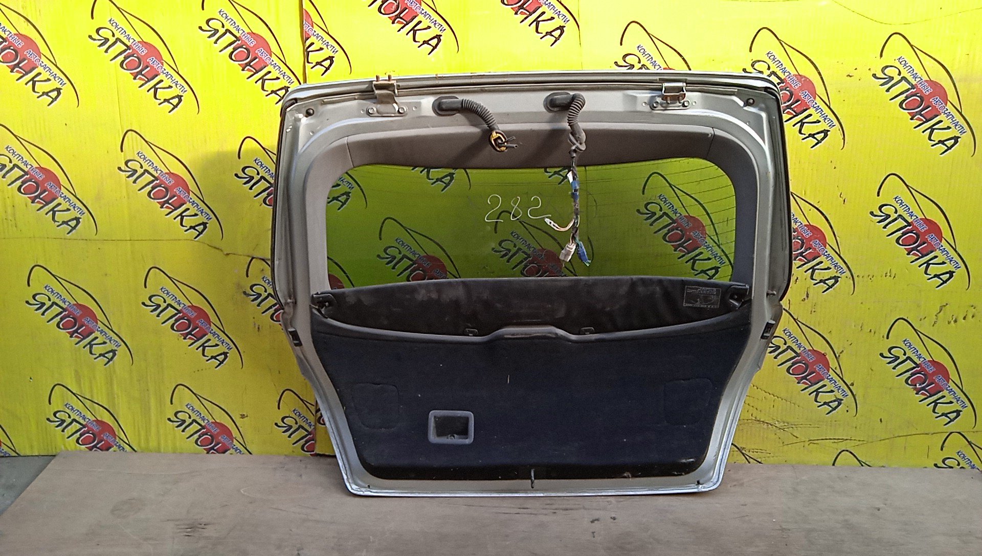 ДВЕРЬ ЗАДНЯЯ/TOY/ALTEZZA GITA/SXE10/GXE10/GXE10W/GXE15W/JCE10W/JCE15W/СО СПОЙЛЕРОМ