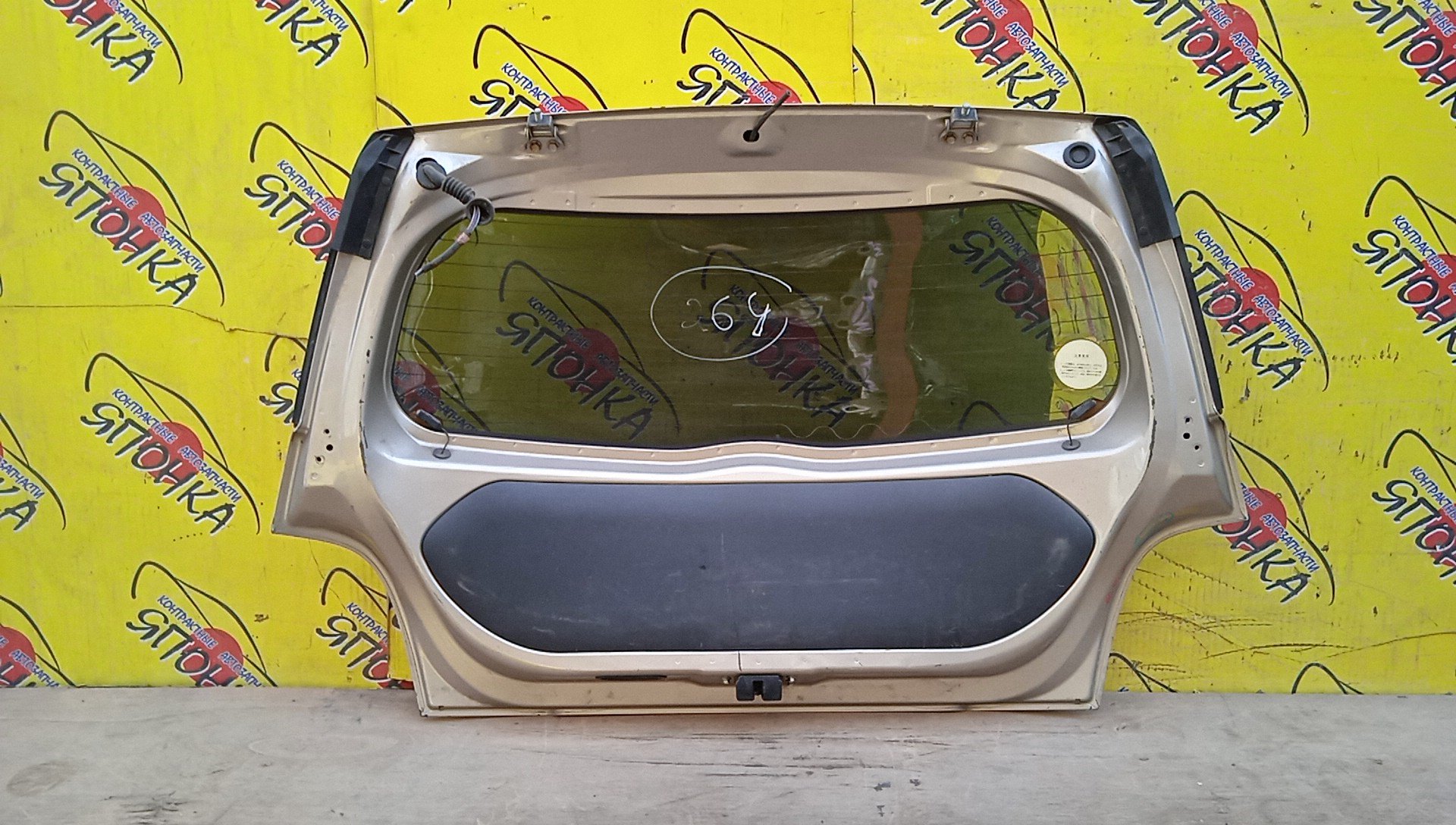 ДВЕРЬ ЗАДНЯЯ/TOY/IST/NCP60/NCP61/NCP65