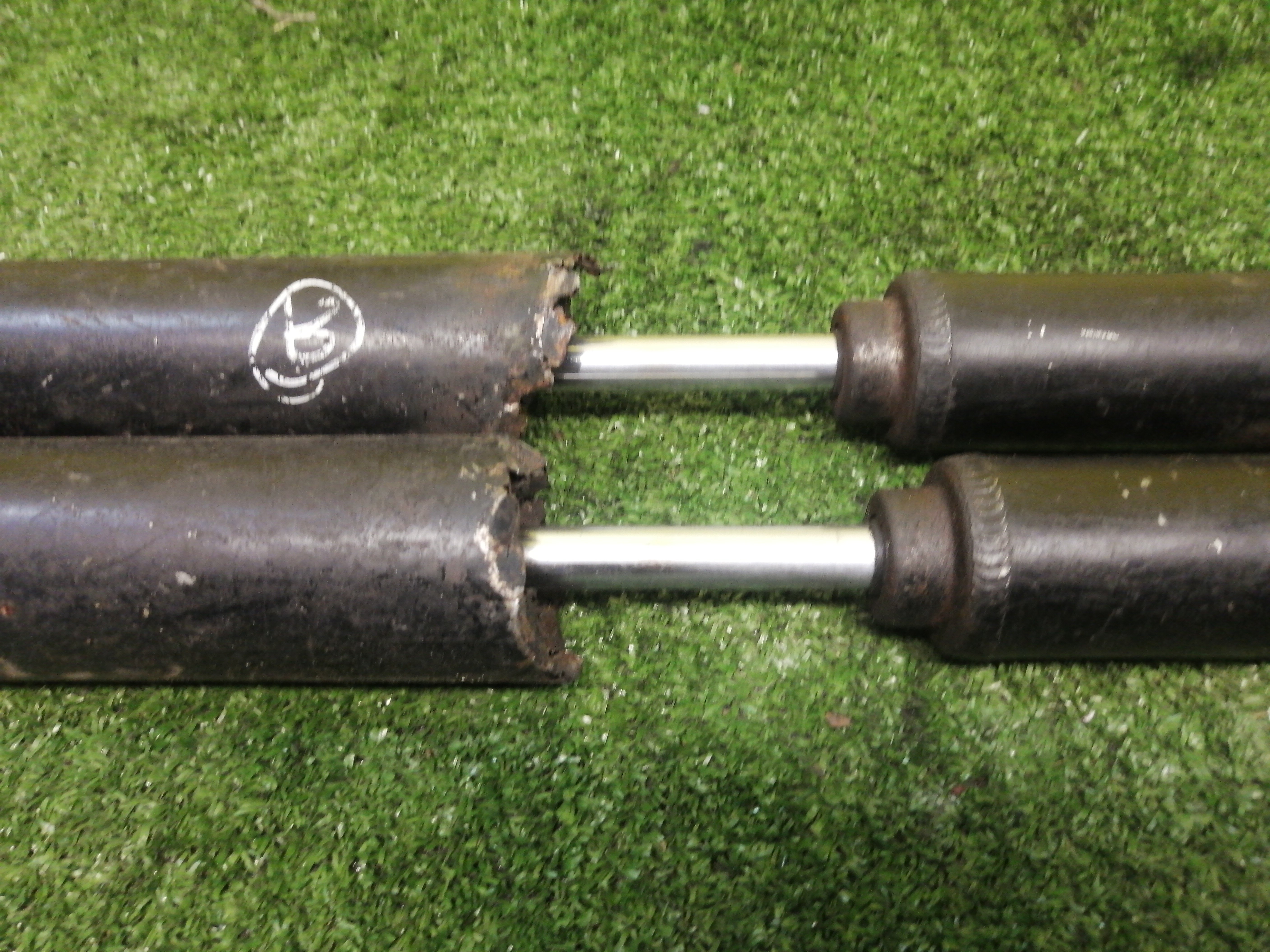 АМОРТИЗАТОР/TOY/PASSO/KGC15/B