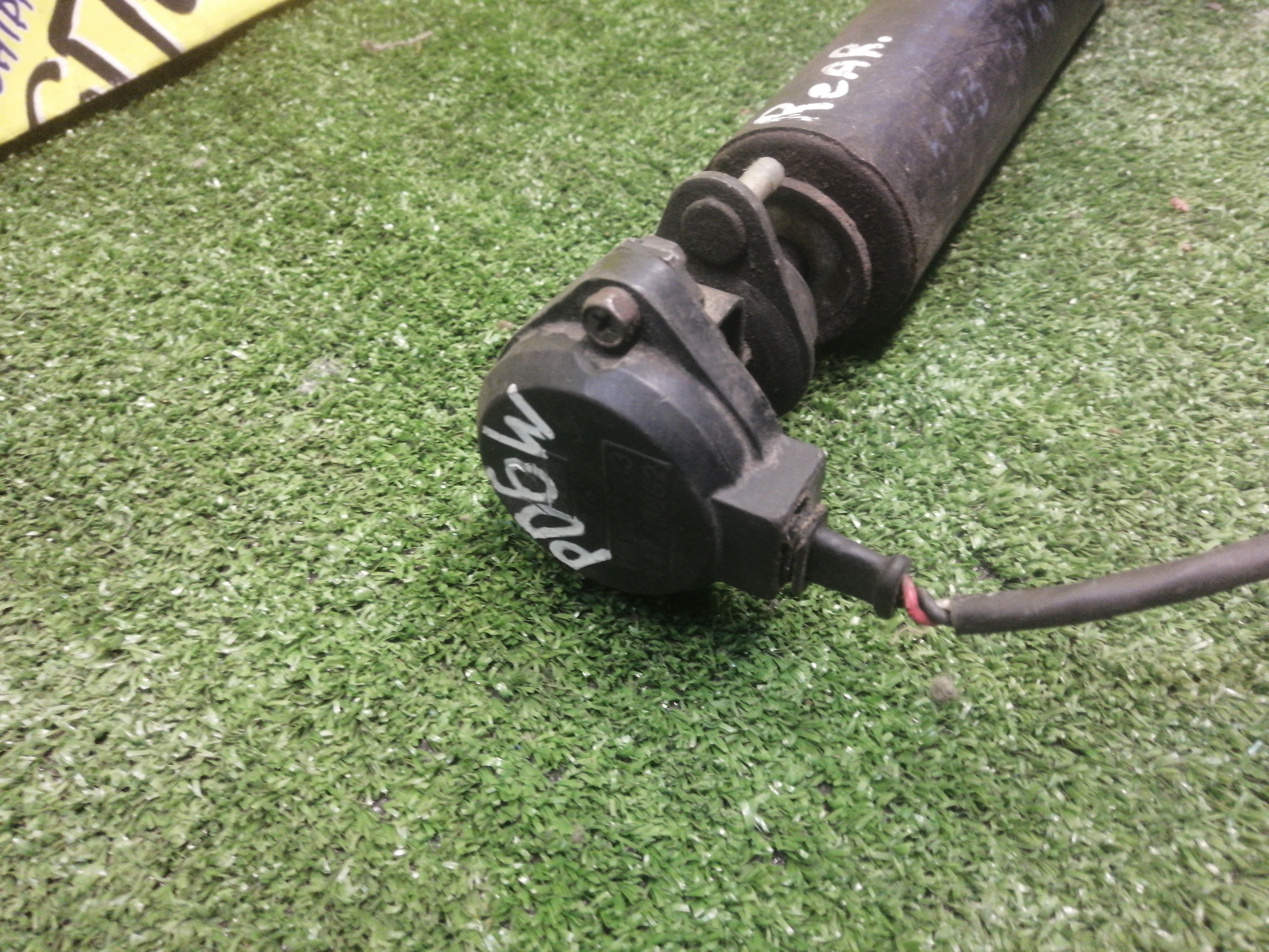 АМОРТИЗАТОР/MMC/DELICA/PD4W/PD5V/PD6W/PD8W/PE8W/PF6W/PF8W/F/ЭЛЕКТРО