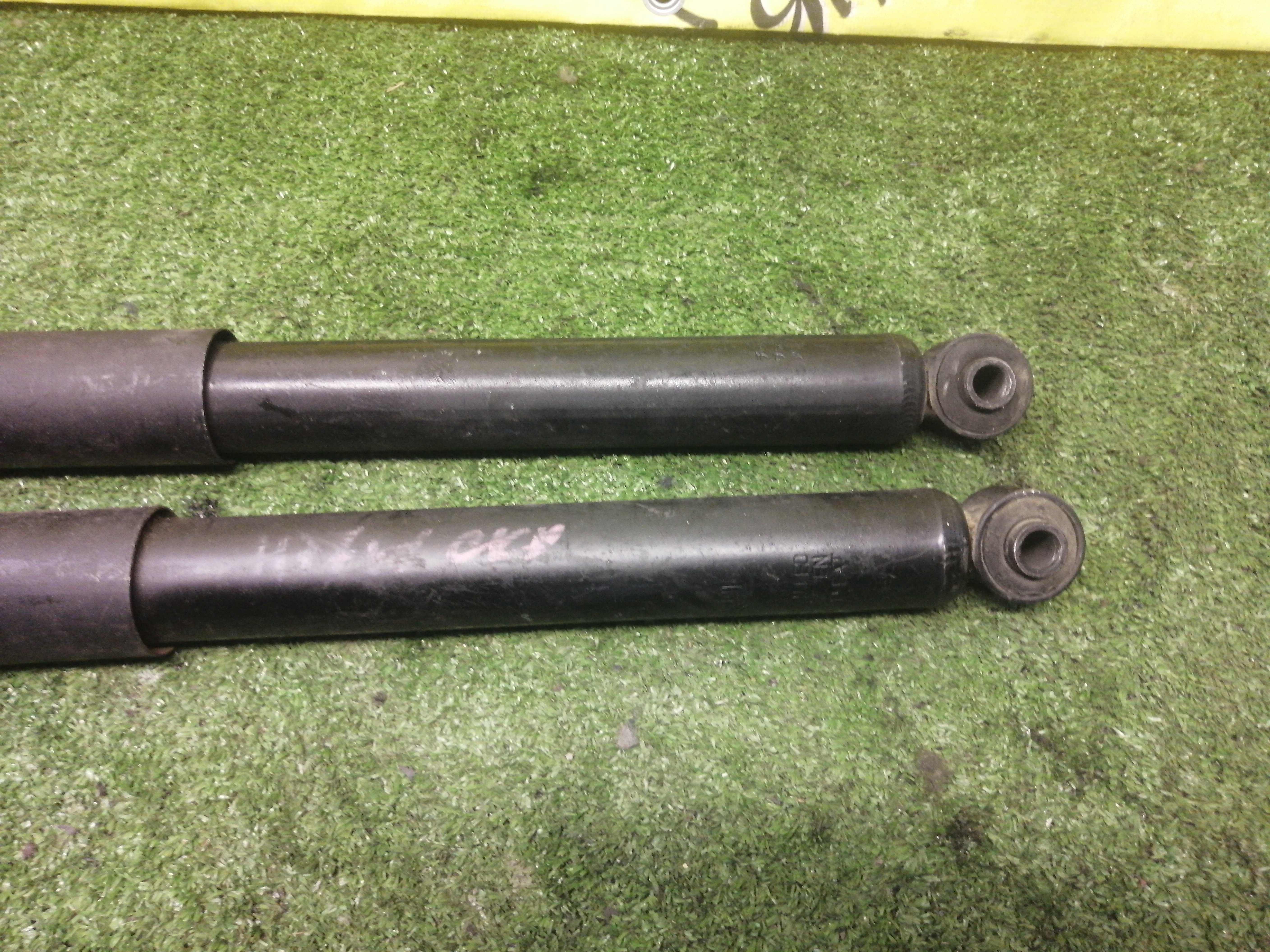 АМОРТИЗАТОР/MMC/PAJERO IO/PAJERO PININ/H61W/H62W/H66W/H67W/H71W/H72W/H76W/H77W/B