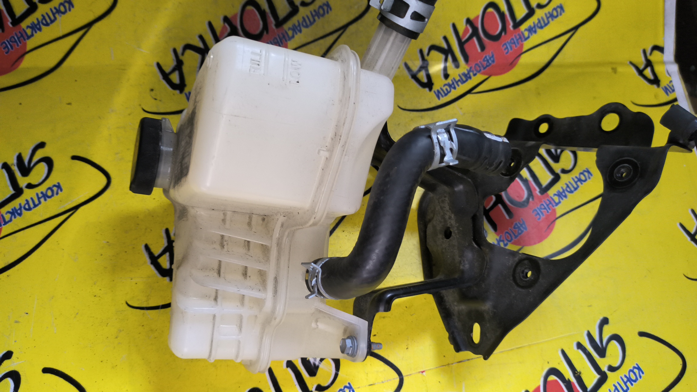 РАСШИРИТЕЛЬНЫЙ БАЧОК/TOY/LEXUS ES250/LEXUS ES350/CAMRY/ASV60/GSV60/ASV50/AVV50/GSV50/2ARFXE/6ARFSE/2ARFE/2GRFE/1AZFE/1647036010