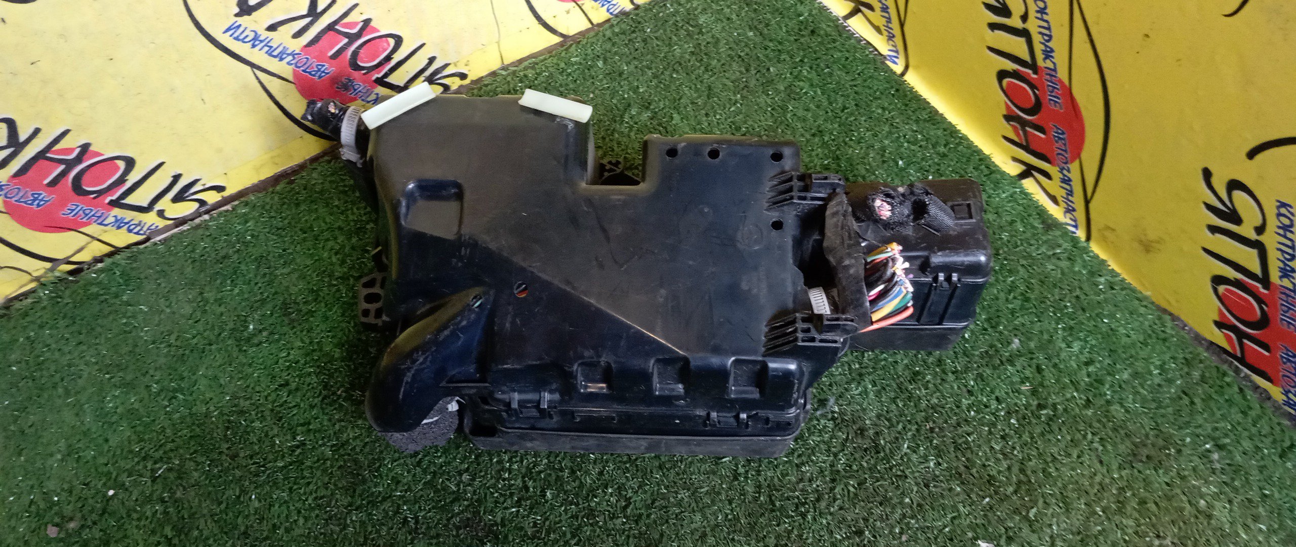 БЛОК ПРЕДОХРАНИТЕЛЕЙ ПОД КАПОТ/MAZ/AXELA/AXELA HATCHBACK/PE/BL/BLEFW