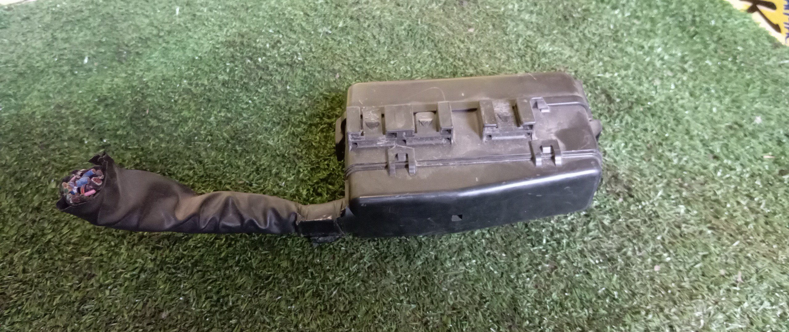 БЛОК ПРЕДОХРАНИТЕЛЕЙ ПОД КАПОТ/MAZ/MPV/LW3W/LW5W/LWEW/LWFW/МАЛЫЙ