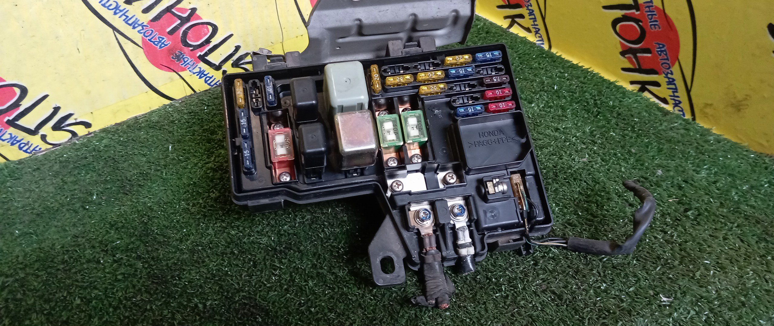 БЛОК ПРЕДОХРАНИТЕЛЕЙ ПОД КАПОТ/HON/ODYSSEY/RA5/J30A