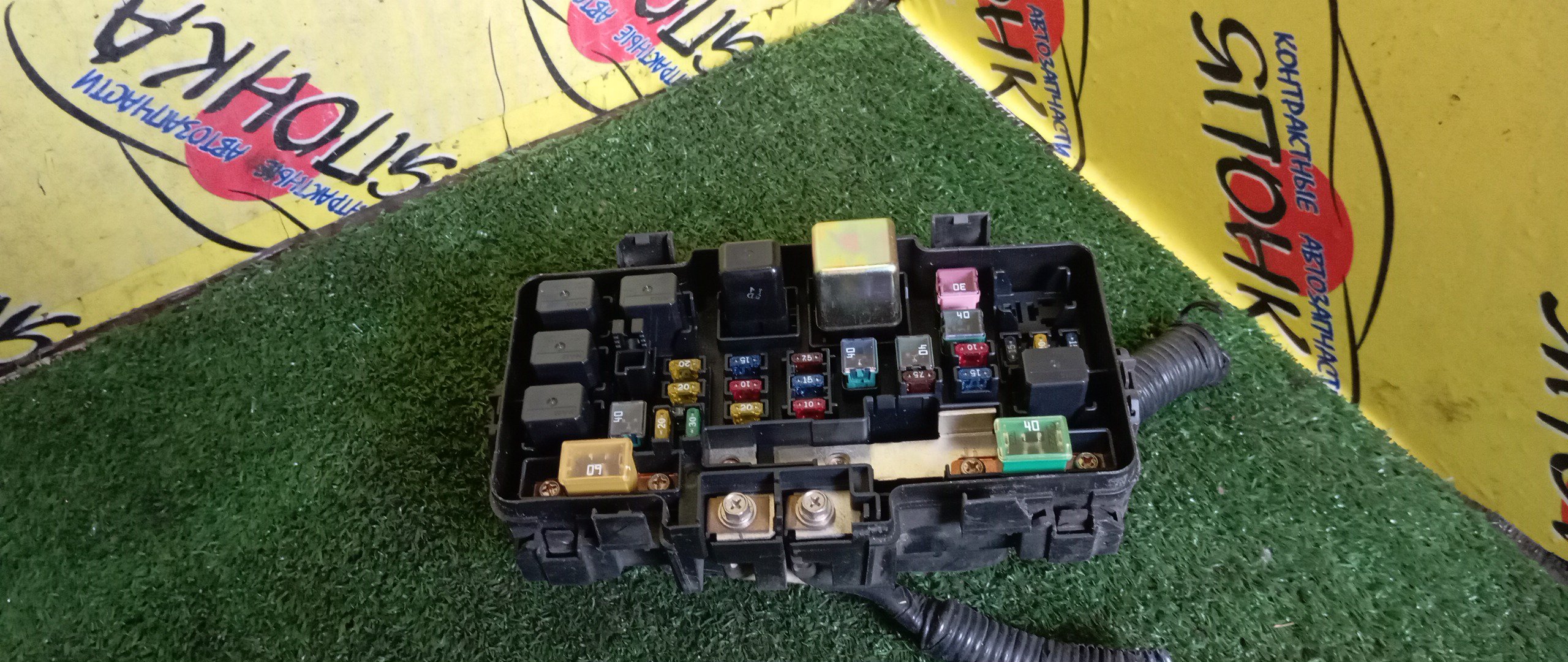 БЛОК ПРЕДОХРАНИТЕЛЕЙ ПОД КАПОТ/HON/CIVIC/D15B/ES2