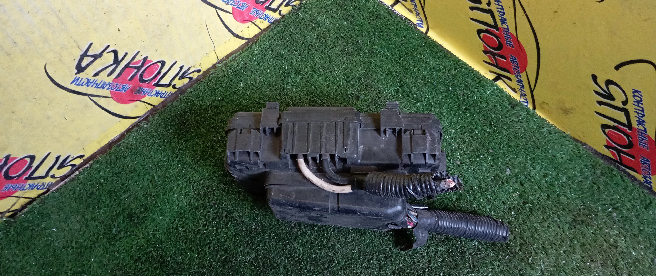 БЛОК ПРЕДОХРАНИТЕЛЕЙ ПОД КАПОТ/HON/CIVIC/D15B/ES2