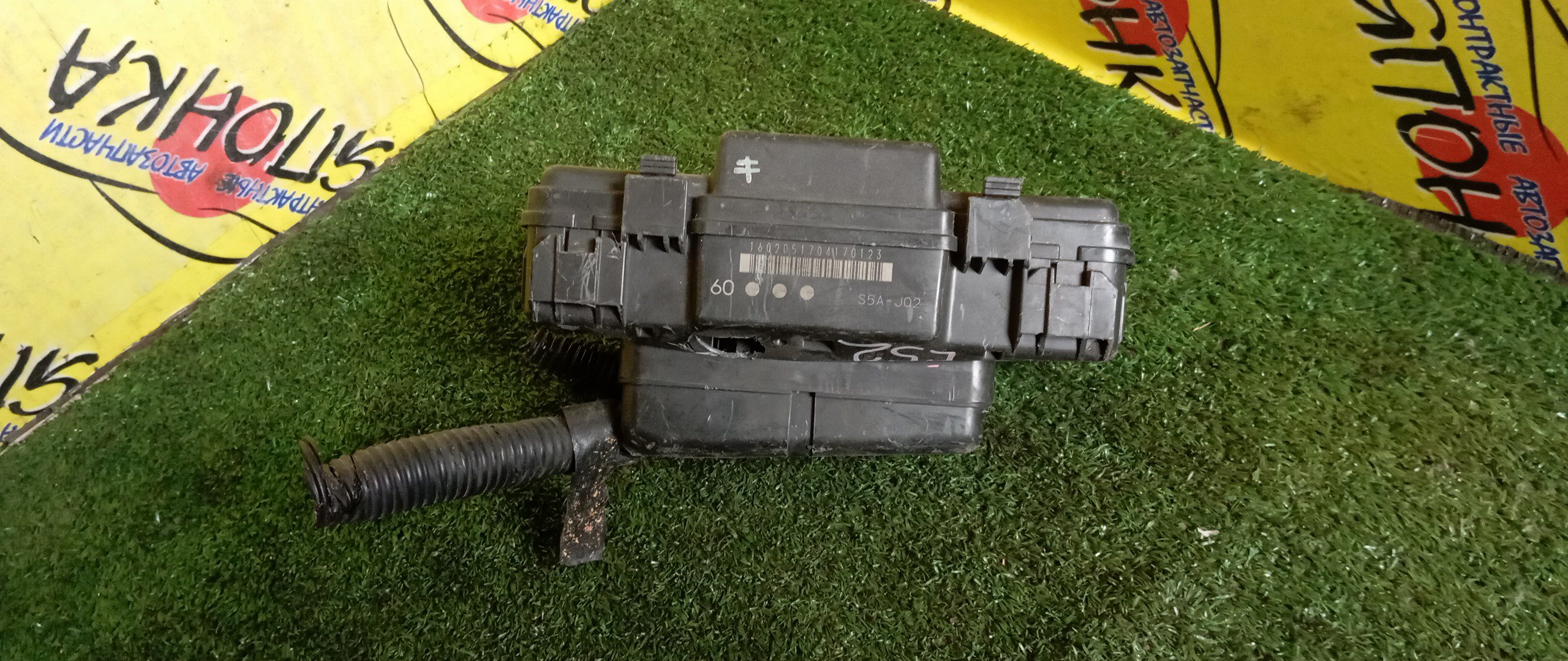 БЛОК ПРЕДОХРАНИТЕЛЕЙ ПОД КАПОТ/HON/CIVIC/D15B/ES2