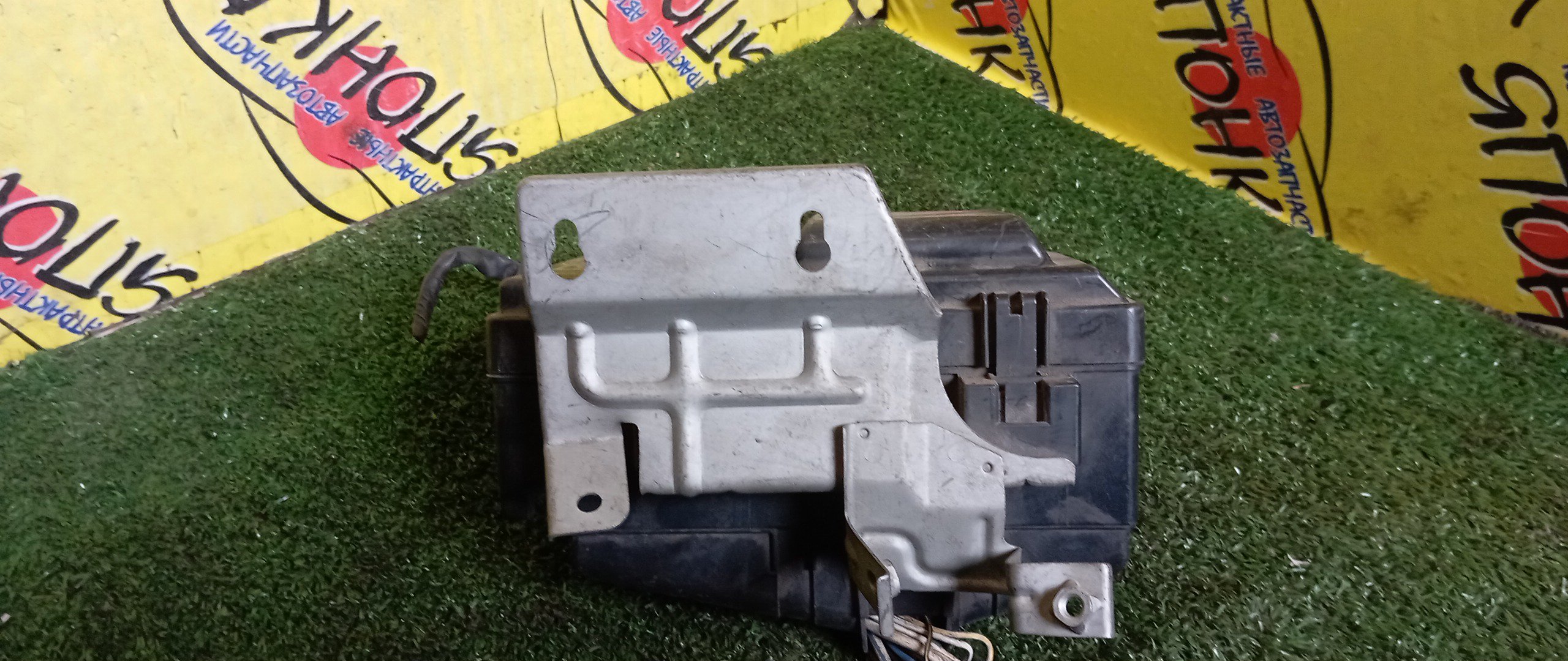 БЛОК ПРЕДОХРАНИТЕЛЕЙ ПОД КАПОТ/HON/ODYSSEY/RA5/J30A