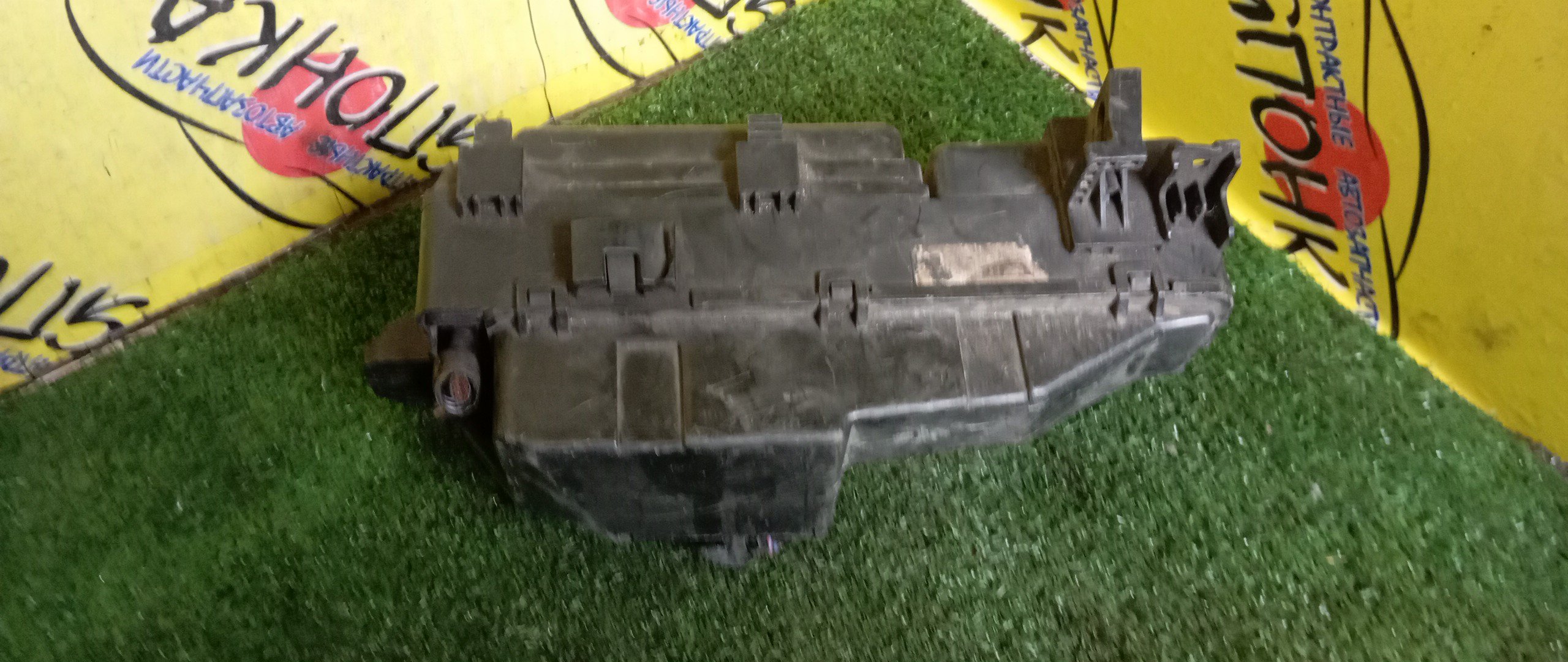 БЛОК ПРЕДОХРАНИТЕЛЕЙ ПОД КАПОТ/HON/ELYSION/J30A/RR3