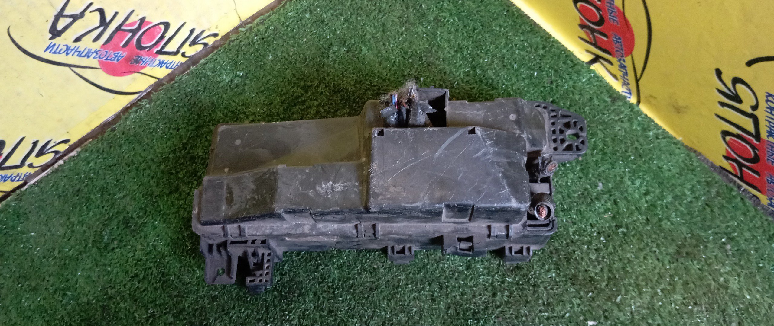 БЛОК ПРЕДОХРАНИТЕЛЕЙ ПОД КАПОТ/HON/ELYSION/J30A/RR3