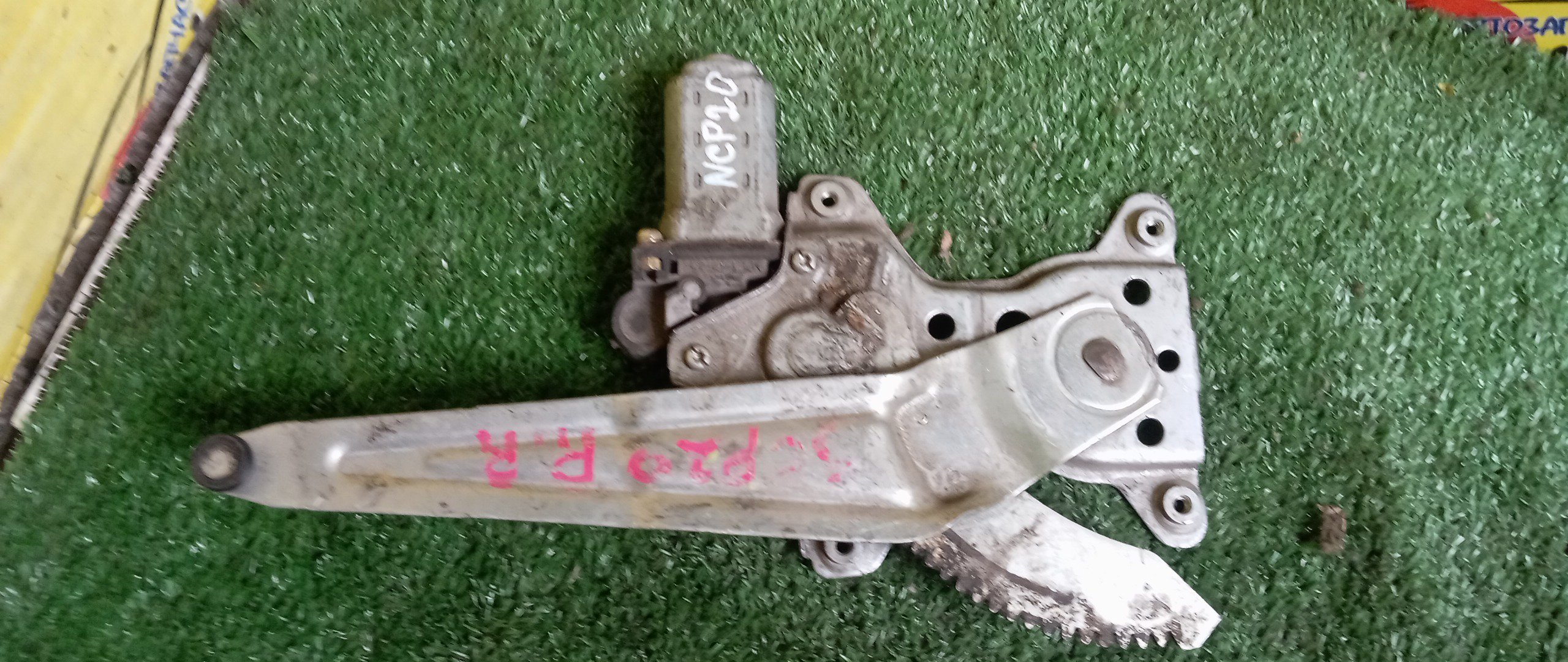 СТЕКЛОПОДЪЕМНИК/TOY/FUNCARGO/NCP20/NCP21/NCP25/B/R