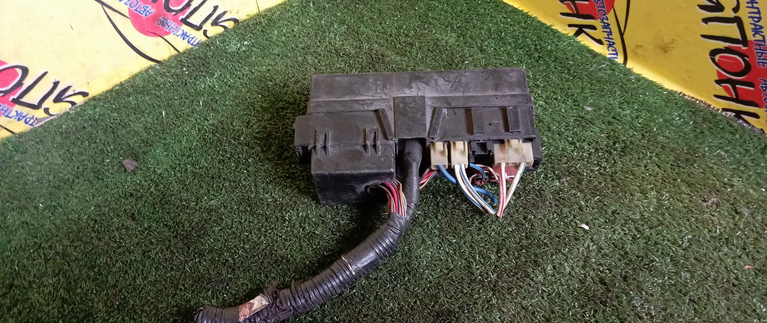 БЛОК ПРЕДОХРАНИТЕЛЕЙ ПОД КАПОТ/SUZ/M15A