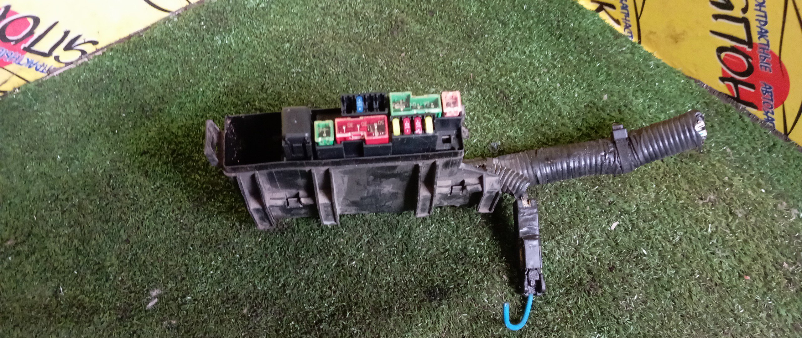 БЛОК ПРЕДОХРАНИТЕЛЕЙ ПОД КАПОТ/NIS/PRESAGE/PNU31/PU31/TNU31/TU31/QR25-DE/VQ35-DE/МАЛЫЙ