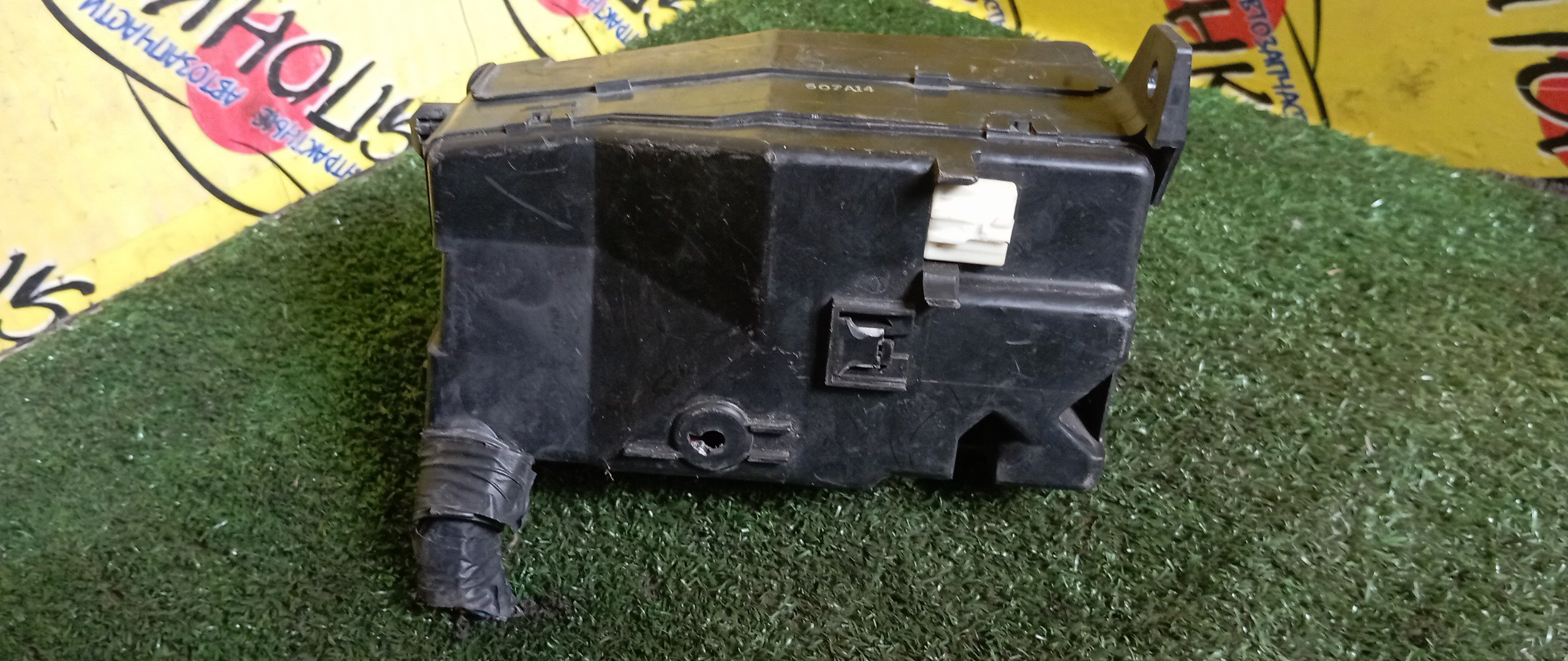 БЛОК ПРЕДОХРАНИТЕЛЕЙ ПОД КАПОТ/MMC/GALANT/4G93 GDI/EA1A