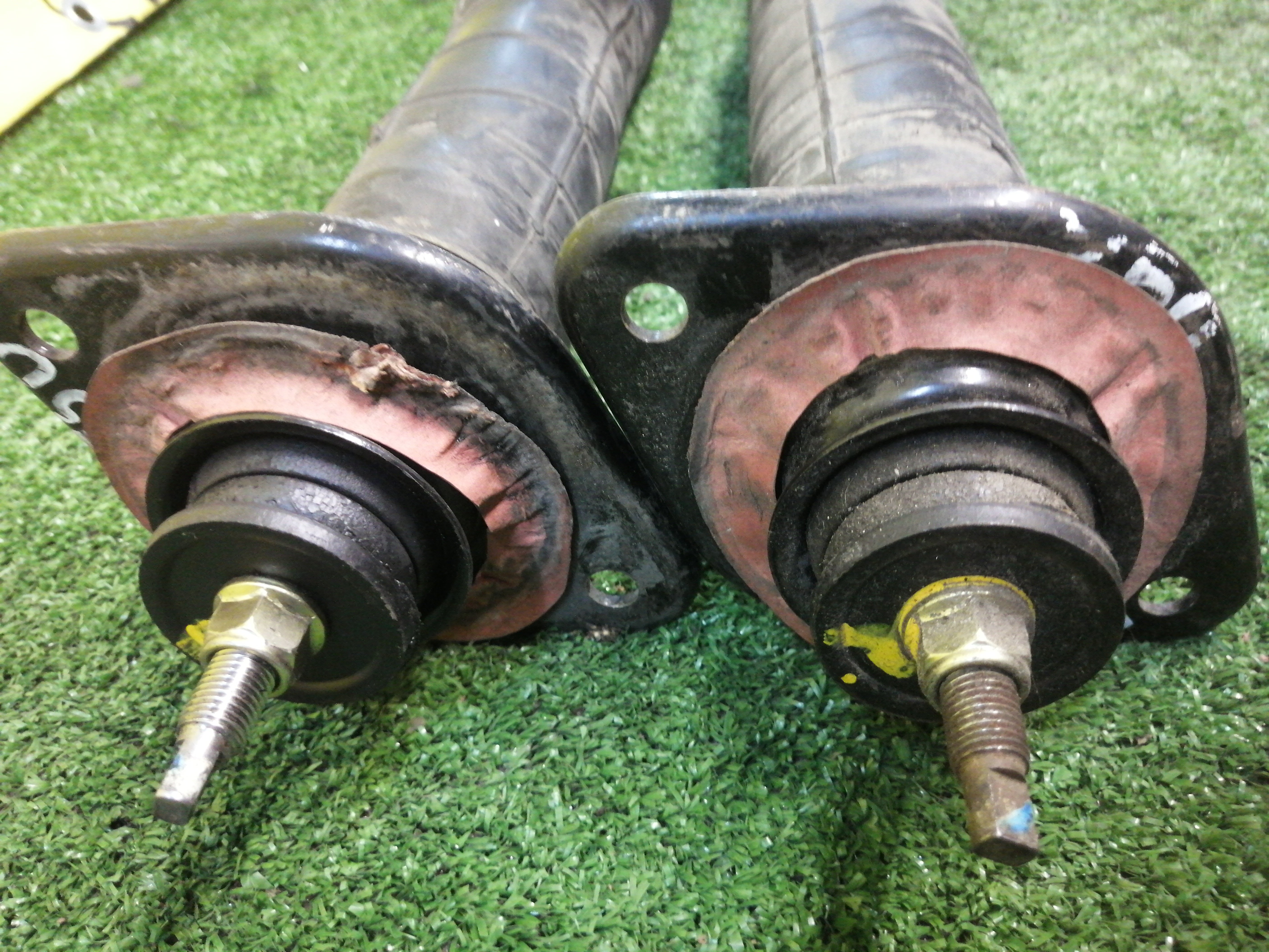 АМОРТИЗАТОР/NIS/FUGA/M35/M45/GY50/Y50/PNY50/B