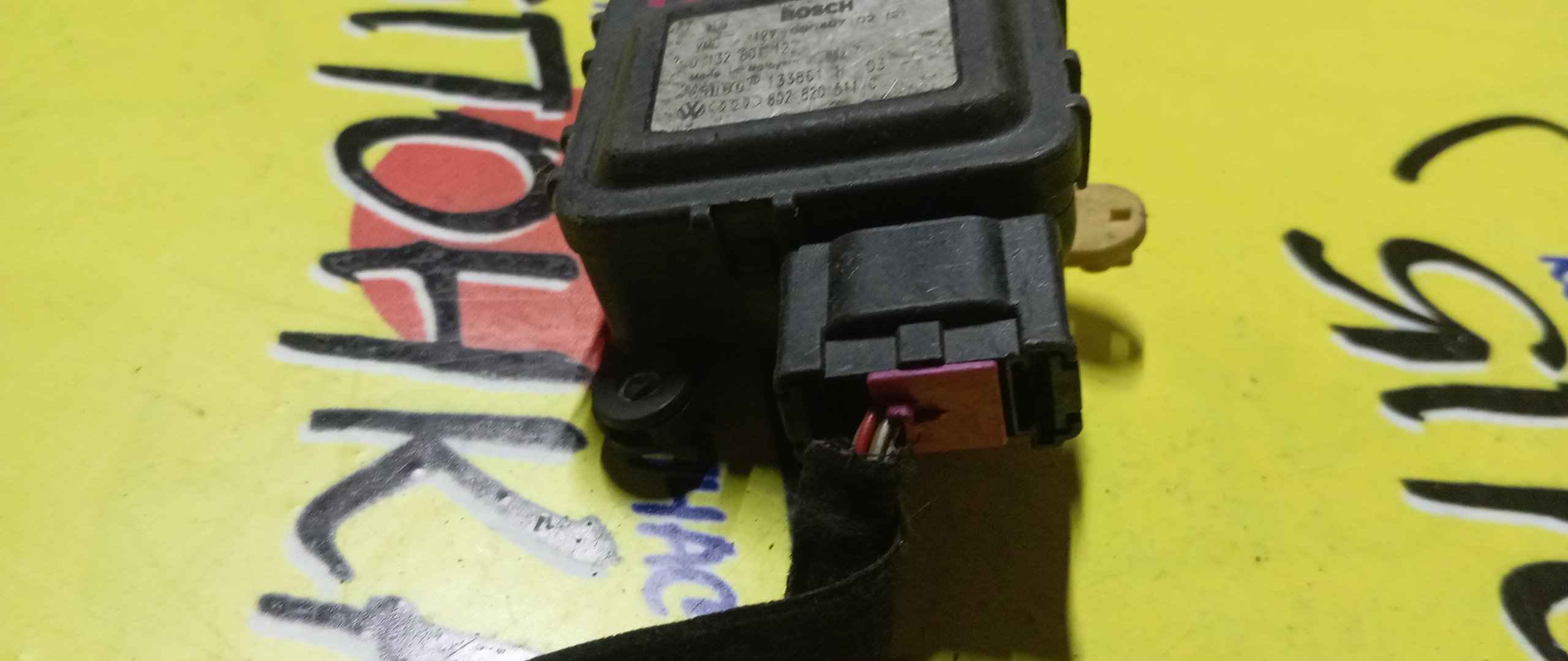 СЕРВОПРИВОД ЗАСЛОНОК ПЕЧКИ/AUDI/A4/PASSAT/GOLF/B5/B6/MK4/8D2820511C