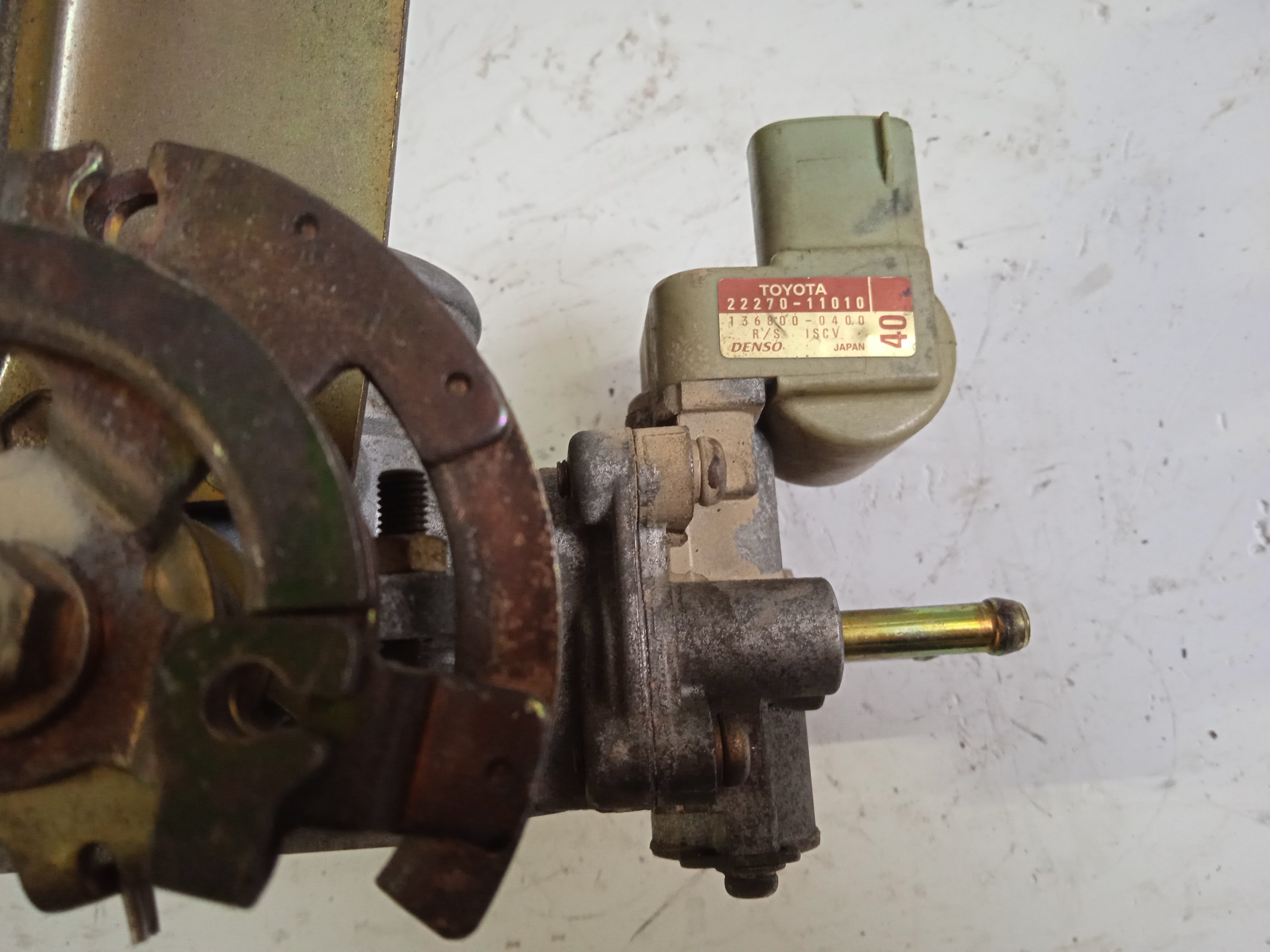 ЗАСЛОНКА ДРОССЕЛЬНАЯ/TOY/4E-FE/5E-FE/COROLLA II/CORSA/CYNOS/STARLET/TERCEL/CALDINA/COROLLA/RAUM/SPRINTER/EL51/EL52/EL52C/EP91/EP95/ET196/EE101/EE102V/EE103V/EE104G/EE111/EL53/EL55/ET196V/EXZ10/EXZ15/КЛАПАН ХХ СЕРЫЙ/4 БОЛЬШ И 1 МАЛ ТРУБКА