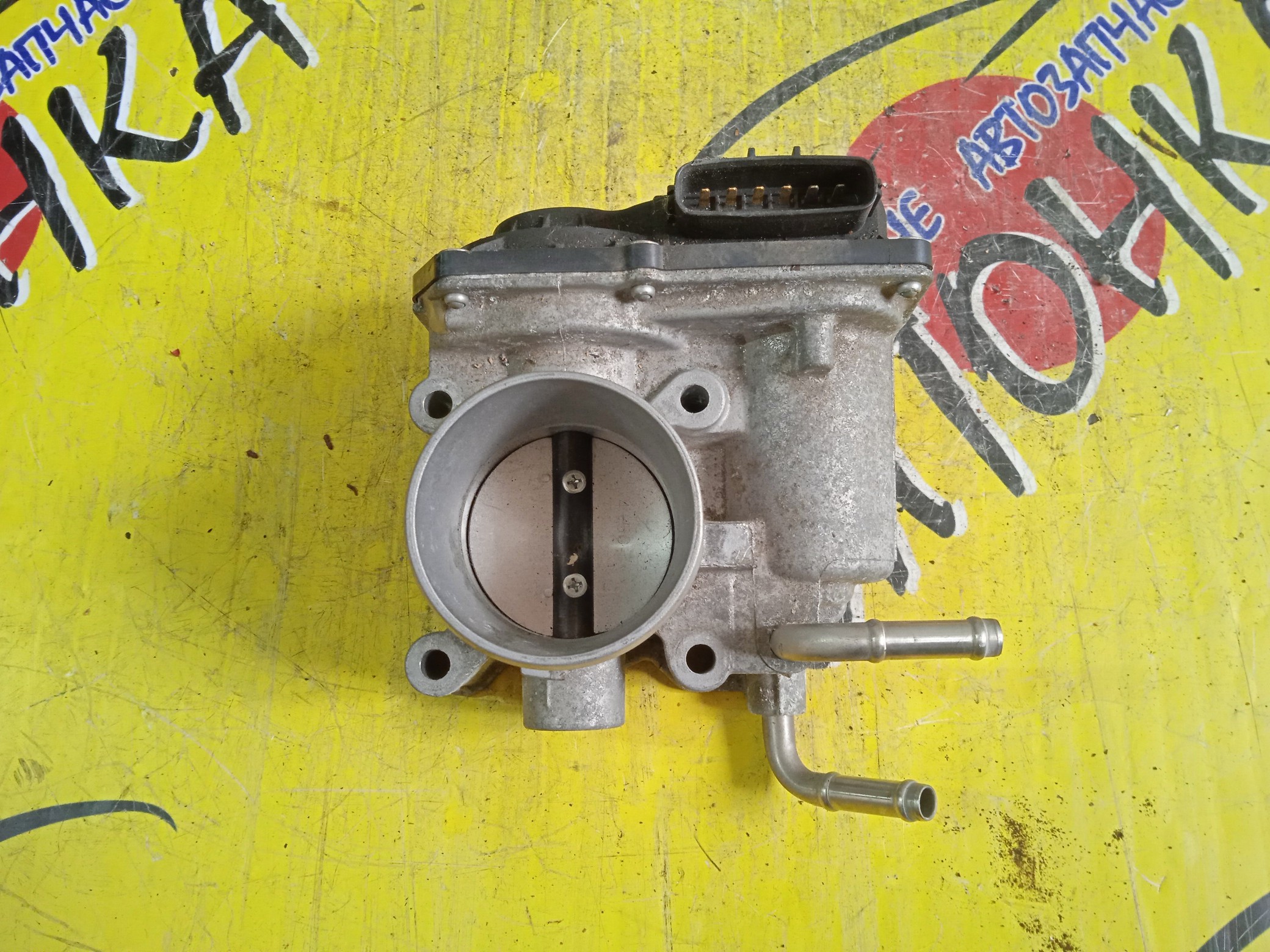 ЗАСЛОНКА ДРОССЕЛЬНАЯ/TOY/1NR/AURIS/COROLLA AXIO/COROLLA FIELDER/PASSO/PORTE/PROBOX/RACTIS/SPADE/SUCCEED/URBAN CRUISER/VITZ/YARIS/NGC30/NRE150/NRE160/NSP120/NSP122/NSP130/NSP135/NSP140/NSP160V/NSP90/ЭЛЕКТРО/2203047010