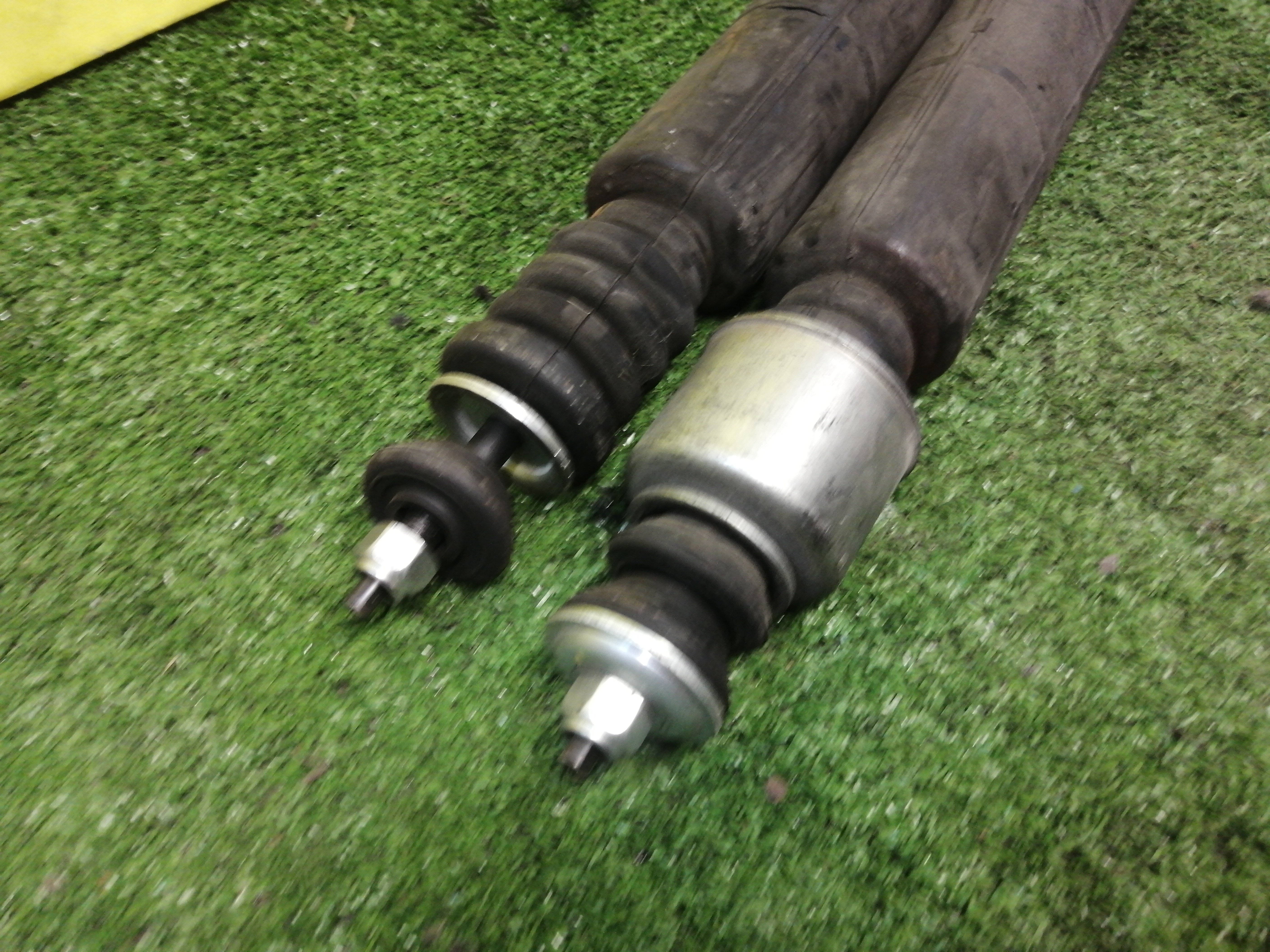 АМОРТИЗАТОР/NIS/SERENA/C25/CC25/B